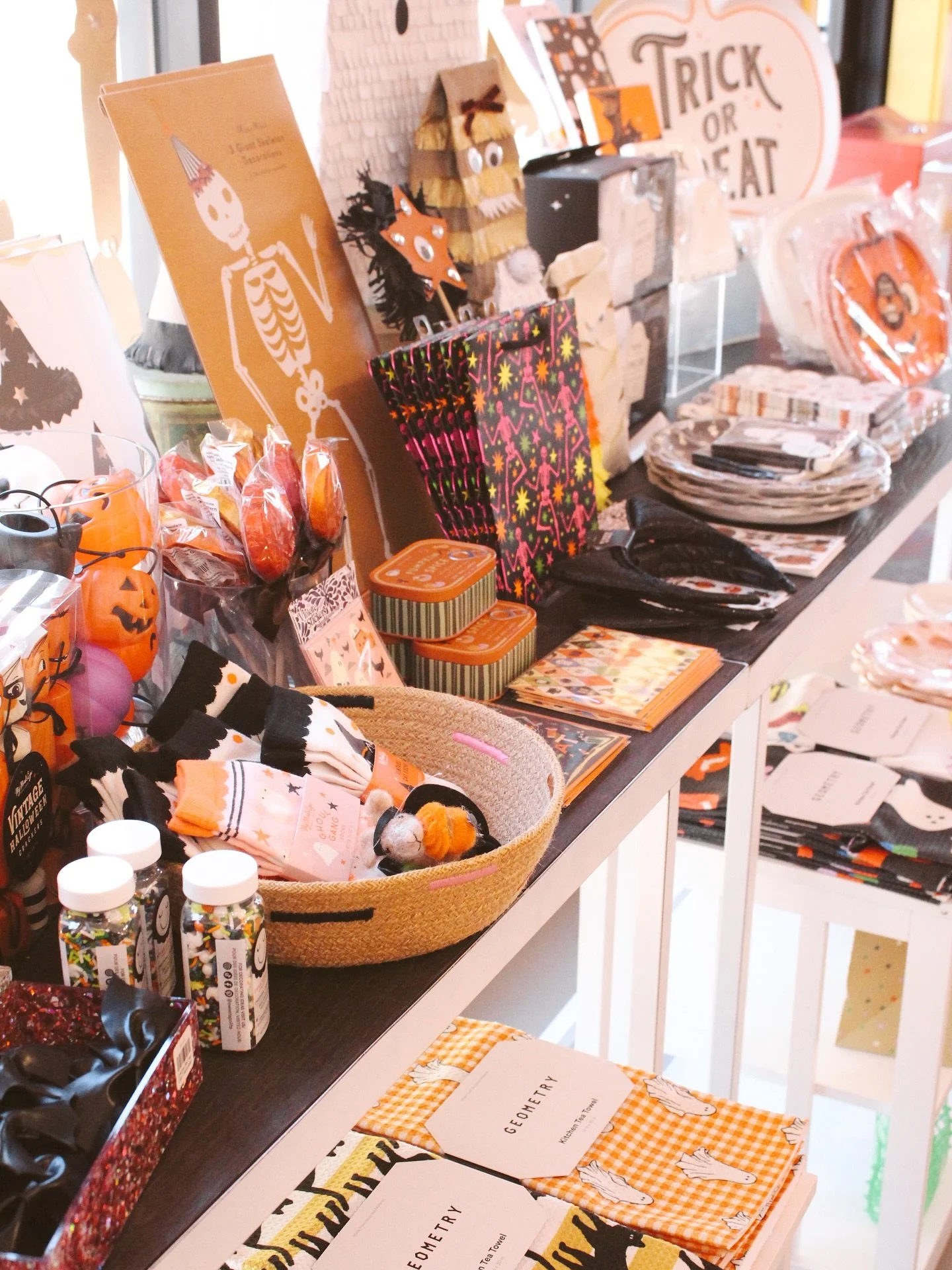 TODAY! ALL HALLOWEEN GOODS ARE 20% OFF!! Come shop with us for all your Halloween hosting needs anytime between 10am-6pm! We have plates! Napkins! Towels! Pi&ntilde;atas! Accessories! &amp; SO MUCH MORE! 🎃🕷️👻🔮✨