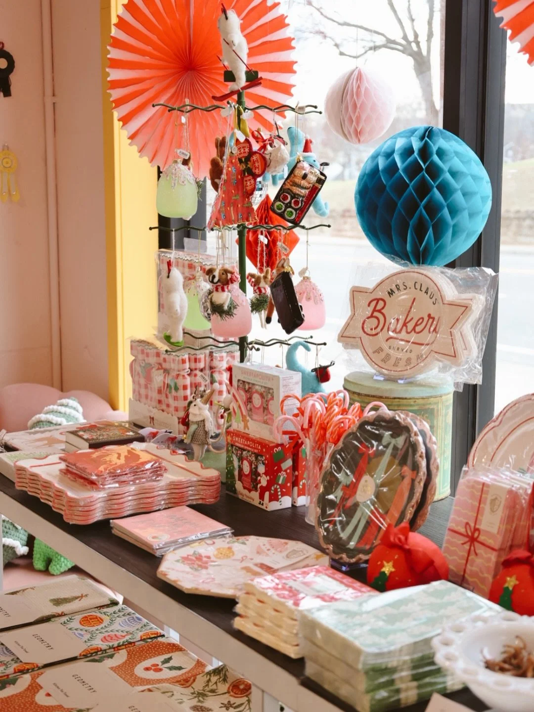 Less than 10 days till Christmas!!! 🎄🎅✨🎉 Come grab some goods anytime between 10am-6pm at our party shop! Gift options &amp; Christmas goods galore!! ⭐️