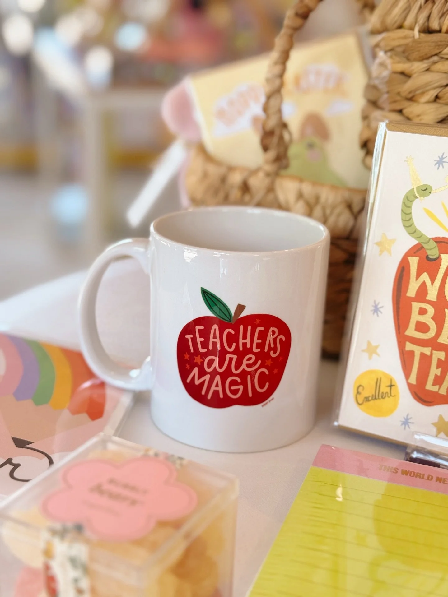 Teachers are ✨magic✨!!! Wanna know what&rsquo;s on our front table? We just put out our grad collection + a mini teacher&rsquo;s appreciation/school section! 📚✏️🍎🪱 Come shop from 10am-6pm <3

#graduation #party #gradparty #partyshop #giftshop