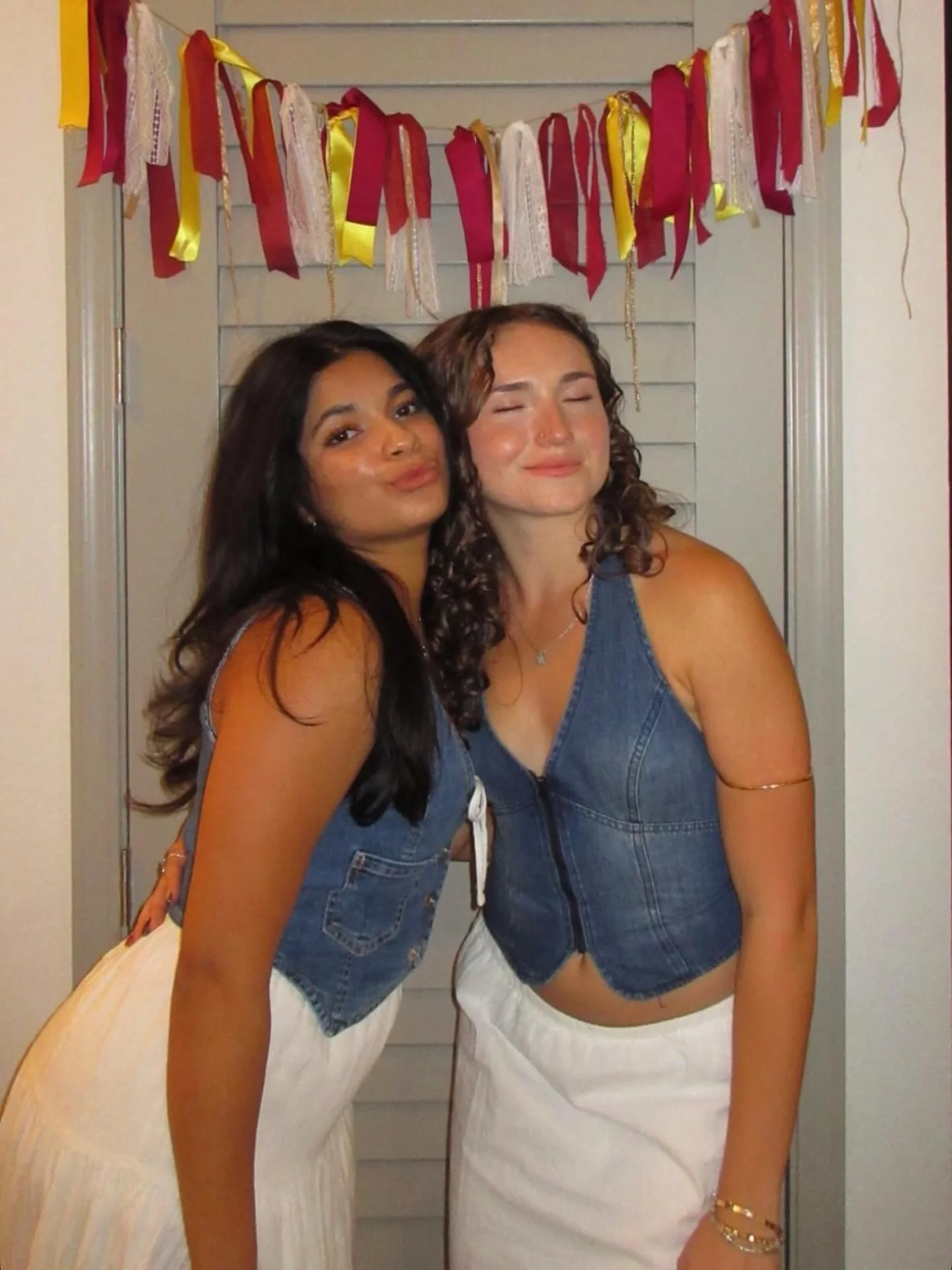 Roommates or best friends? Why not both? 👯&zwj;♀️