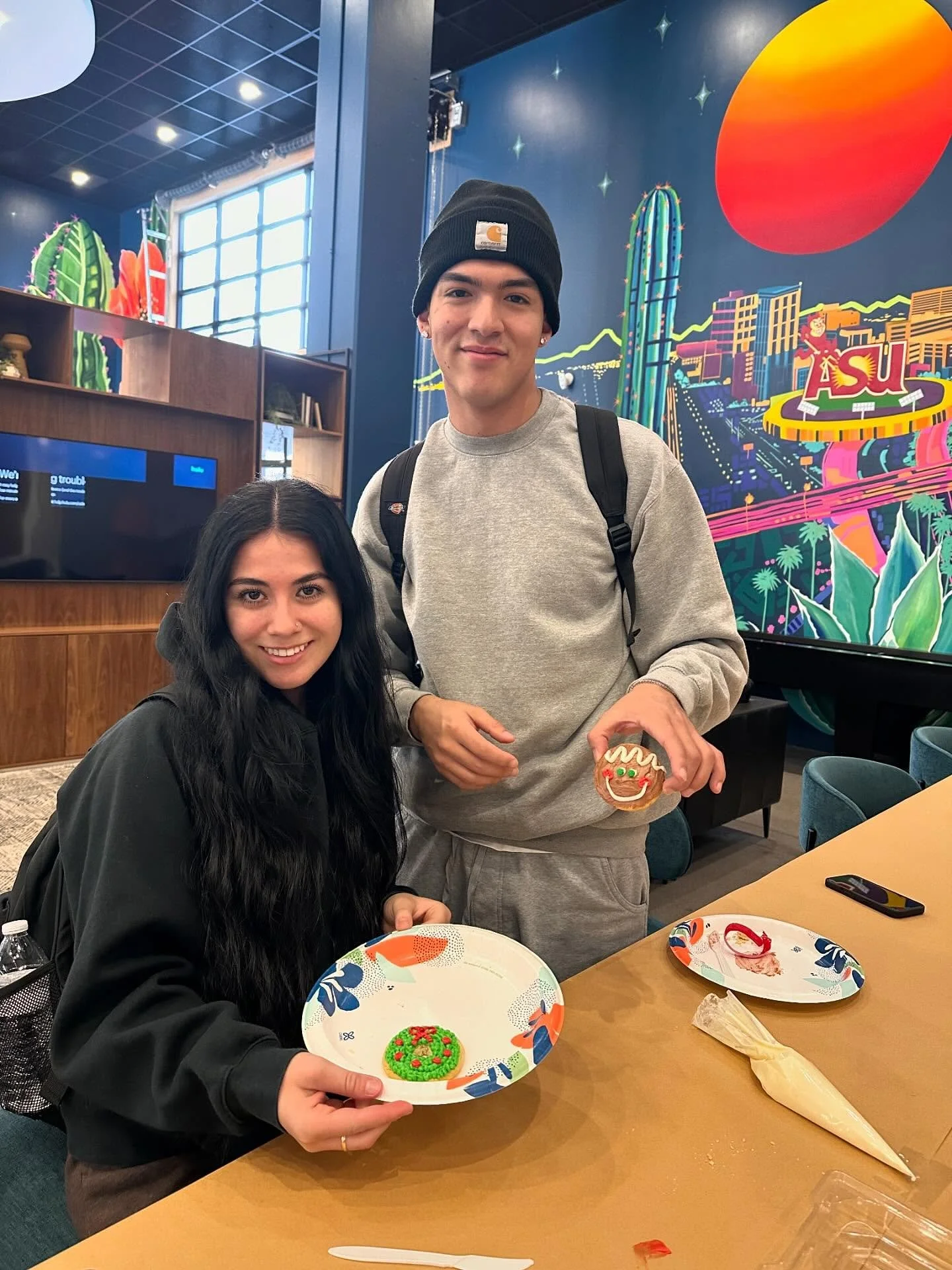 We had the best time closing out fall semester with you 🍂🤎

Cookie decorating &amp; Permanent jewelry was quite the collab 😍