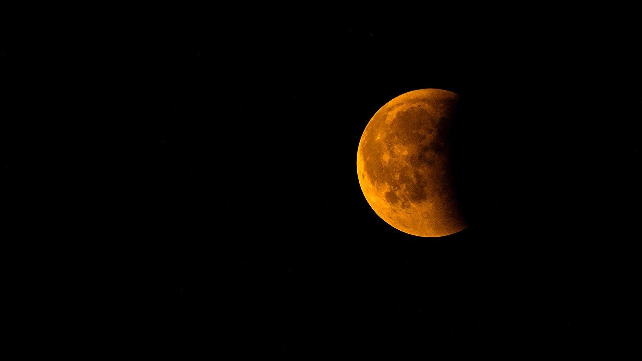 Check out the partial lunar eclipse tonight!⁠
⁠
The Moon will start entering the Earth's partial shadow at 8:41 PM EDT. The slight dimming of the Moon will be difficult to notice until the top edge of the Moon starts entering the full shadow at 10:13