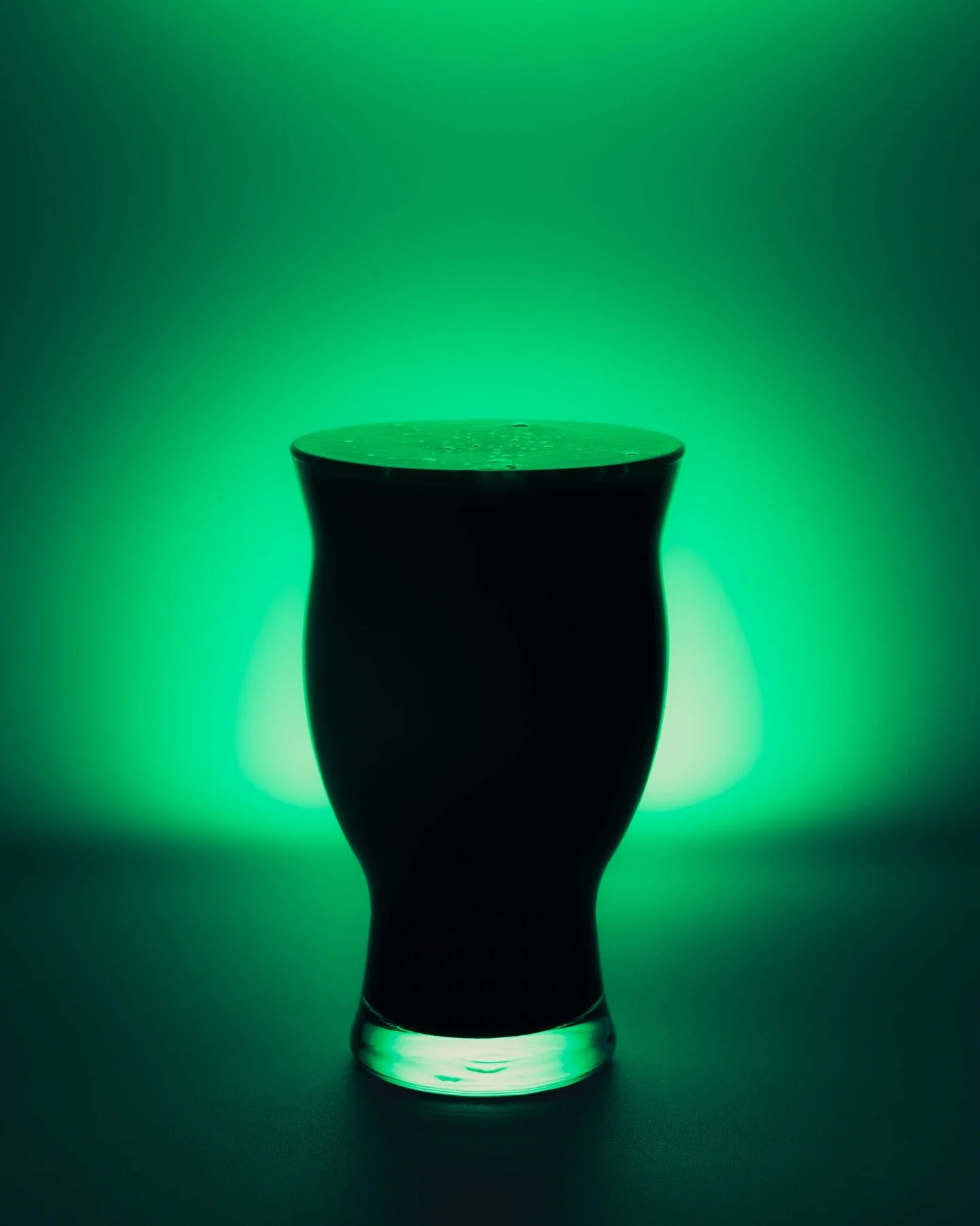 CELTIC COCOA
Irish Dry Stout, 4.2%
Celtic Cocoa is the result of a question: what would an Irish Stout taste like if you replaces all the roasted barley with Dark Chocolate Malt instead? The result is this delightful, drinkable, chocolatey stout that