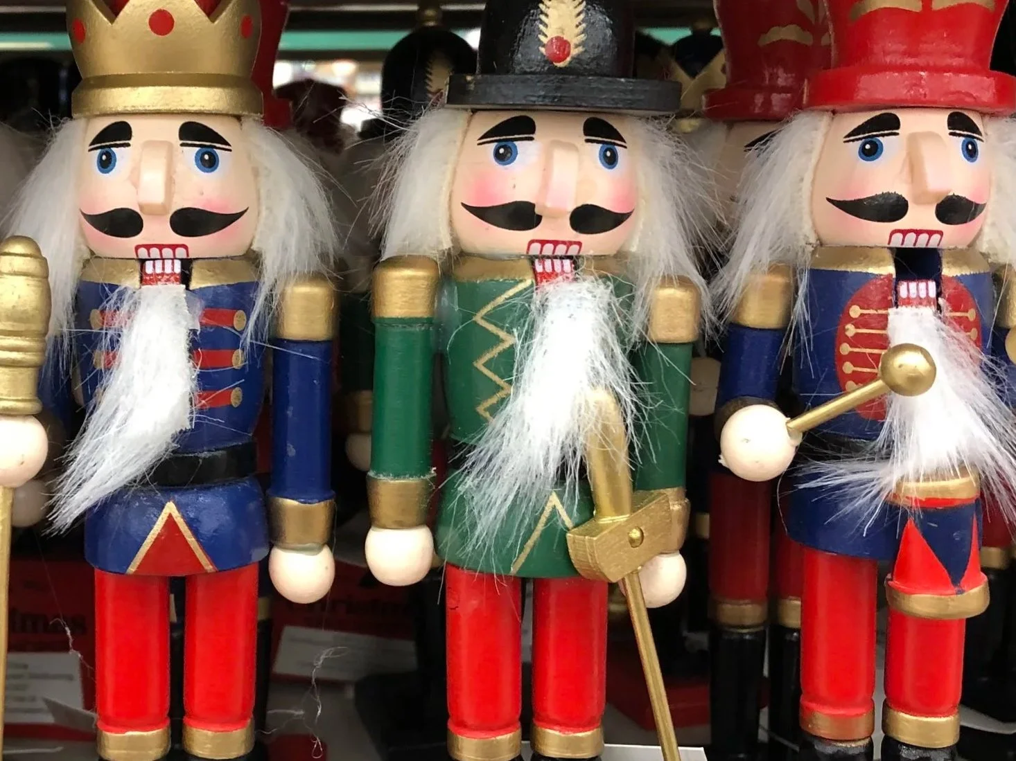 Nutcrackers in a Ros