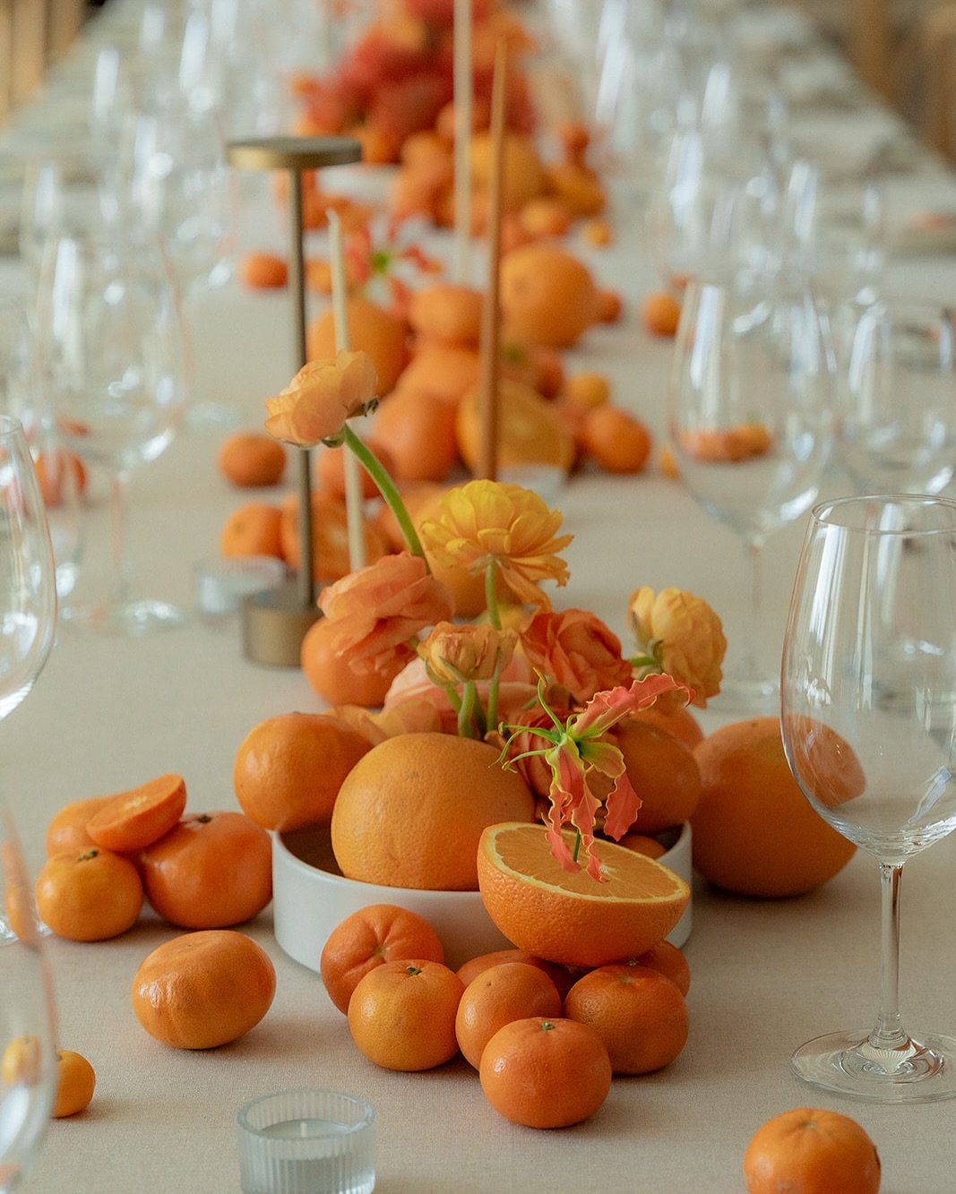 Rolling oranges and a lot of fun, for Mariana &amp; Miguel

Bride &amp; Groom @_mariana_gama @miguelgleite 
Venue @aethosericeira 
Concept &amp; Flowers @ohmariaflores 
Stationery @nonaked_design_studio 
Photographer @thevernacularphotography 
Videog