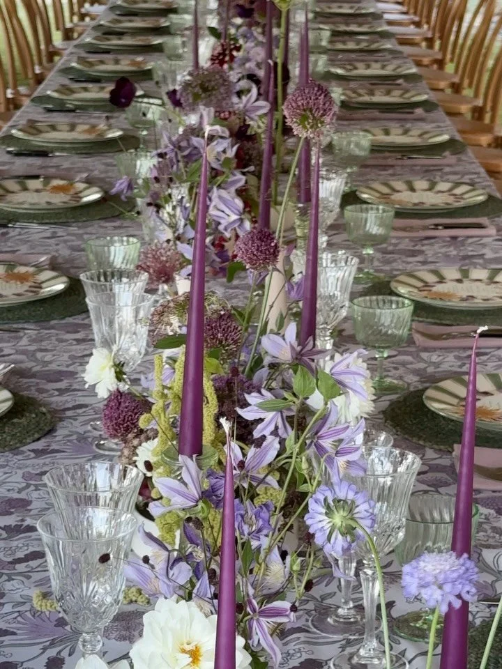 How do you explain this feeling to someone that is not a florist?!

with @annagoodweddingsevents 
@rentalcollectionpt 
@spatiacomporta