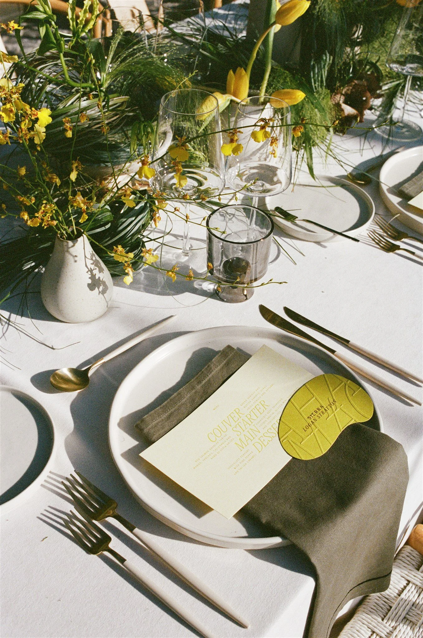 yellow-wedding-table-styling-quinta-da-bella-vista.jpg