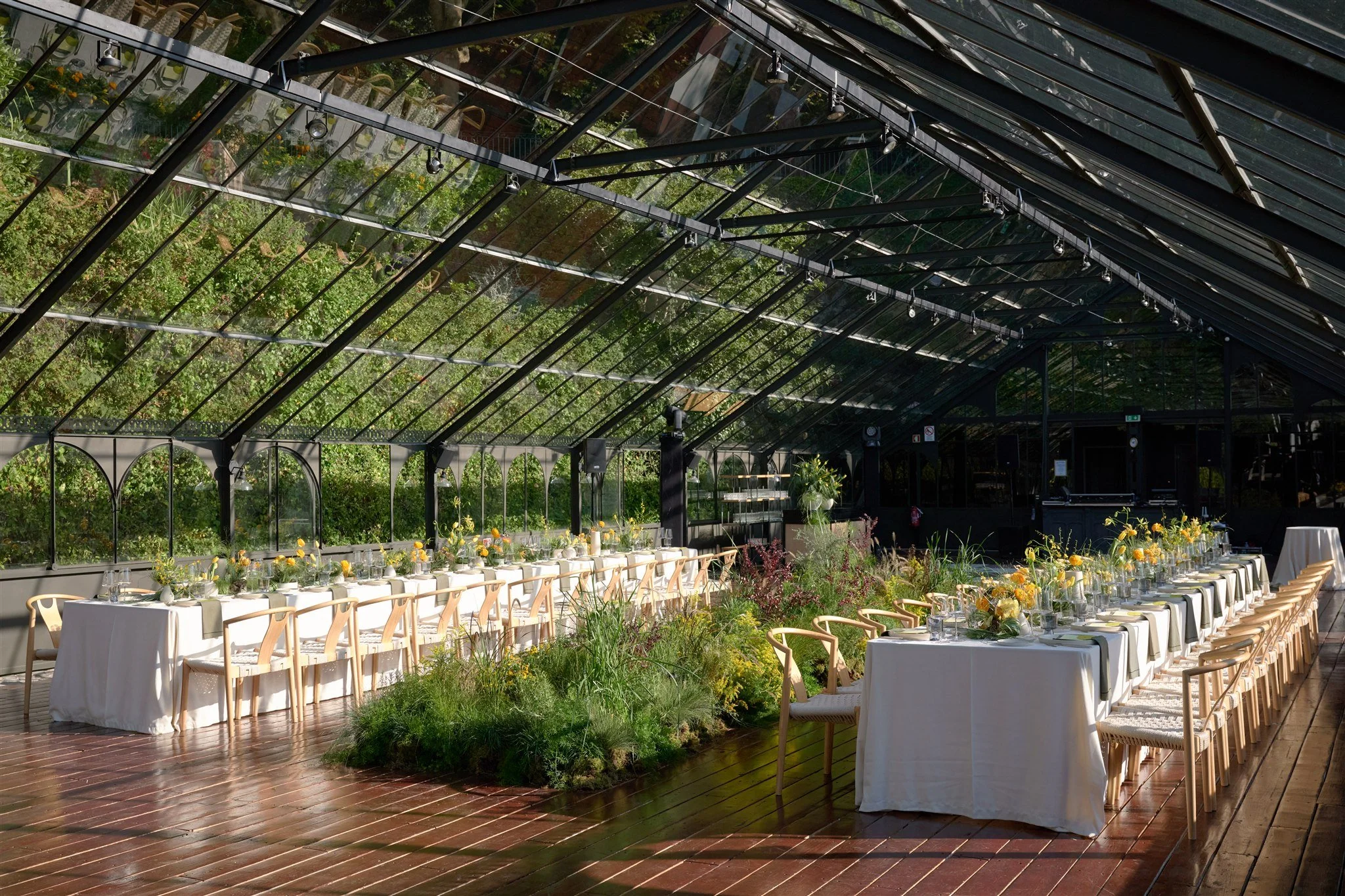 luxury-wedding-floral-design-portugal-garden-installation.jpg