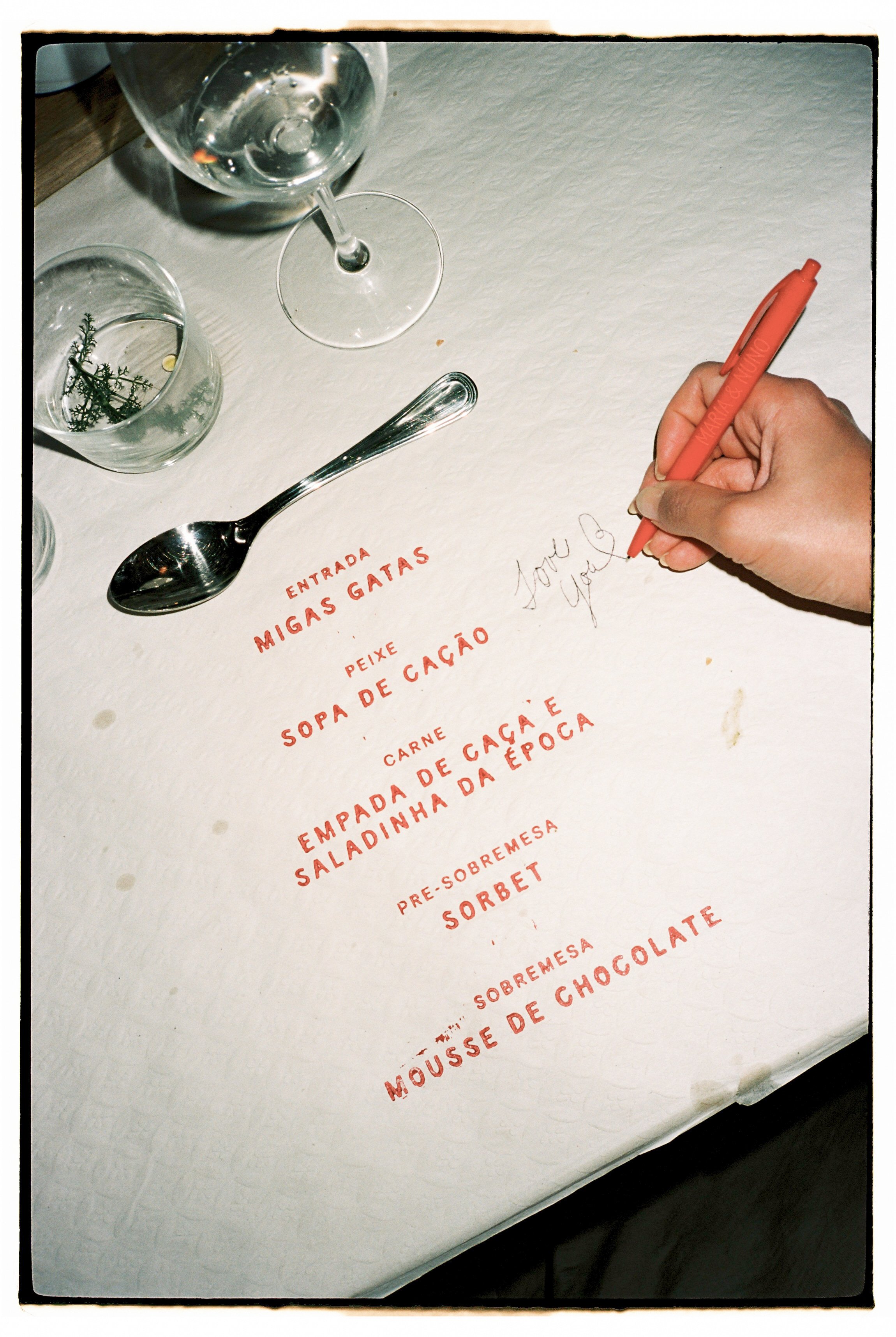 editorial-wedding-menu-and-table-details-curated-wedding-styling-oh-maria-flores-017.jpg