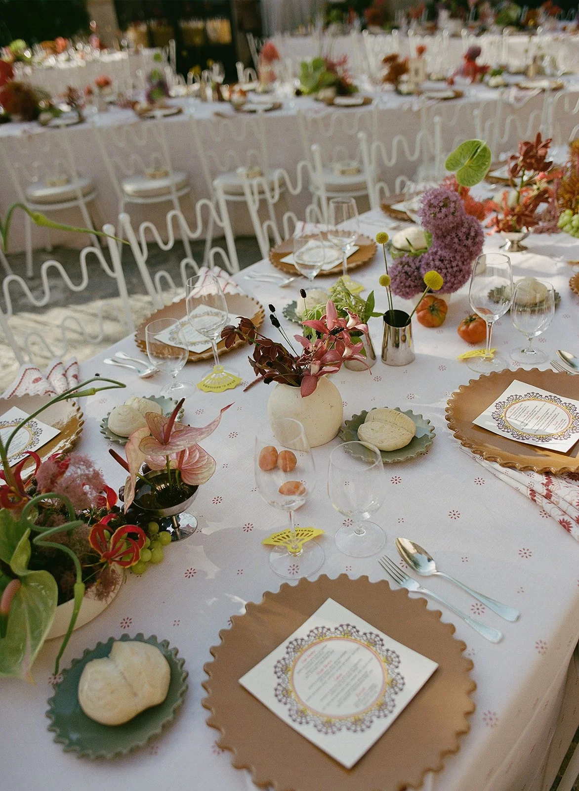 destination-wedding-table-flowers-spain.jpg