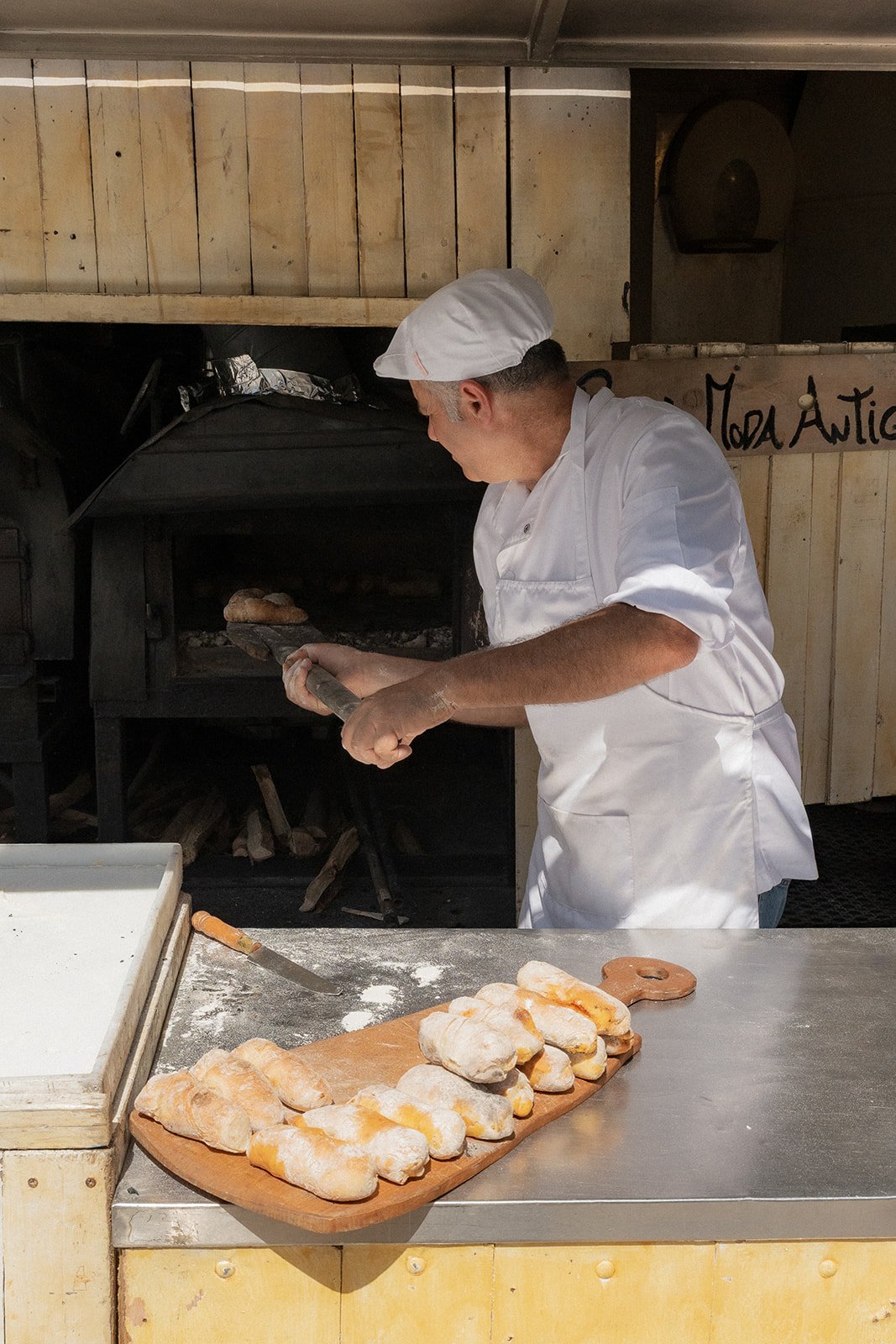 portuguese-wedding-catering-live-cooking-portuguese-destination-wedding-editorial-oh-maria-flores-065.jpg