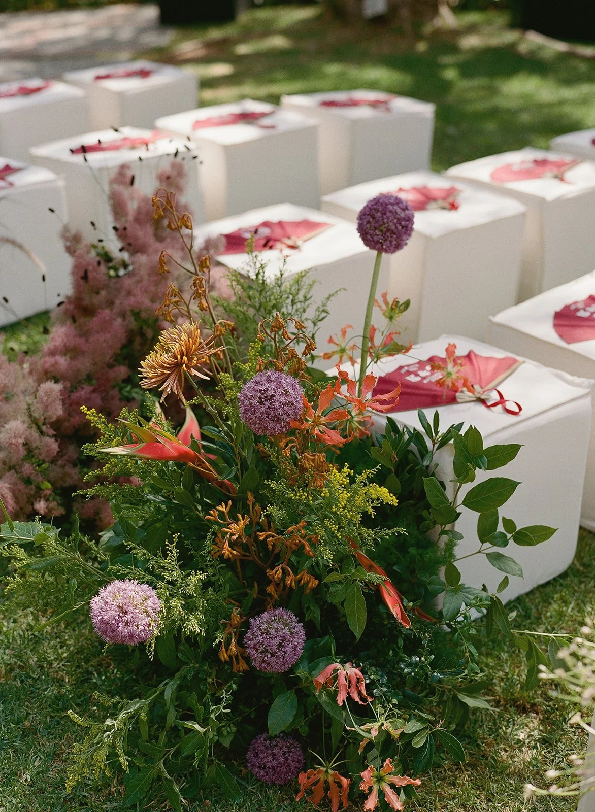 mallorca-wedding-ceremony-flowers-closeup.jpg