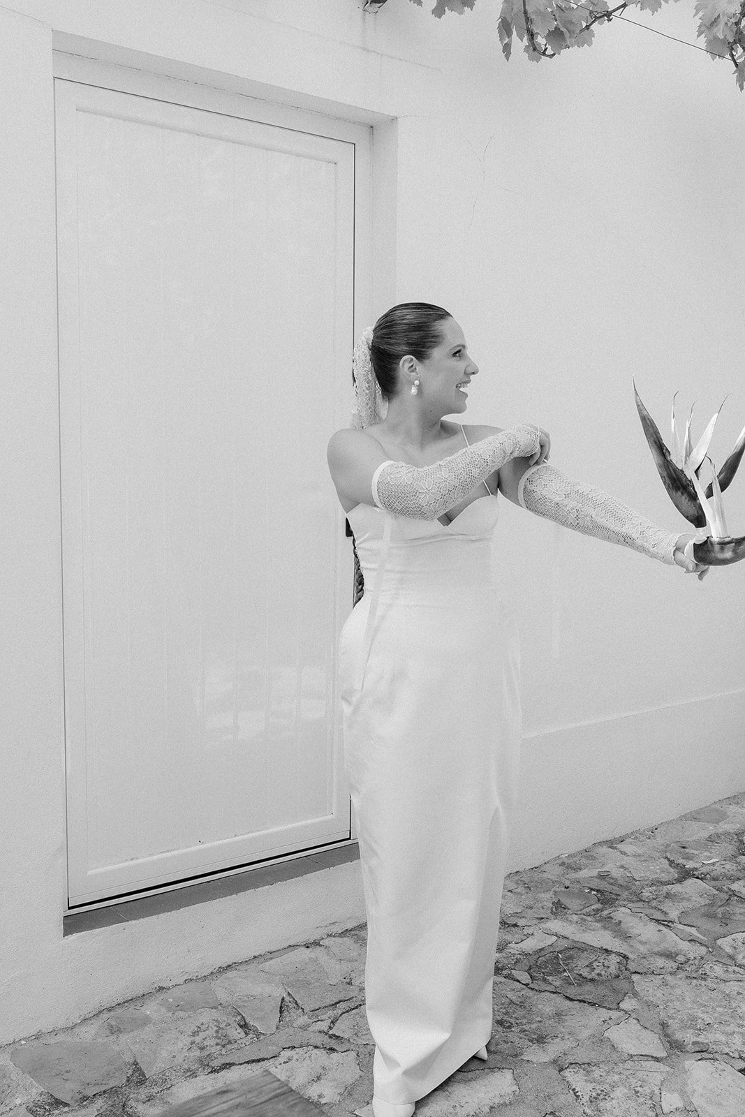 bride-white-dress-portrait-editorial-portuguese-destination-wedding-editorial-oh-maria-flores-055.jpg