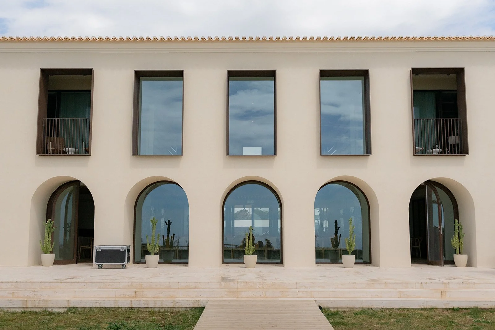 Getting married in Aethos Ericeira .jpg