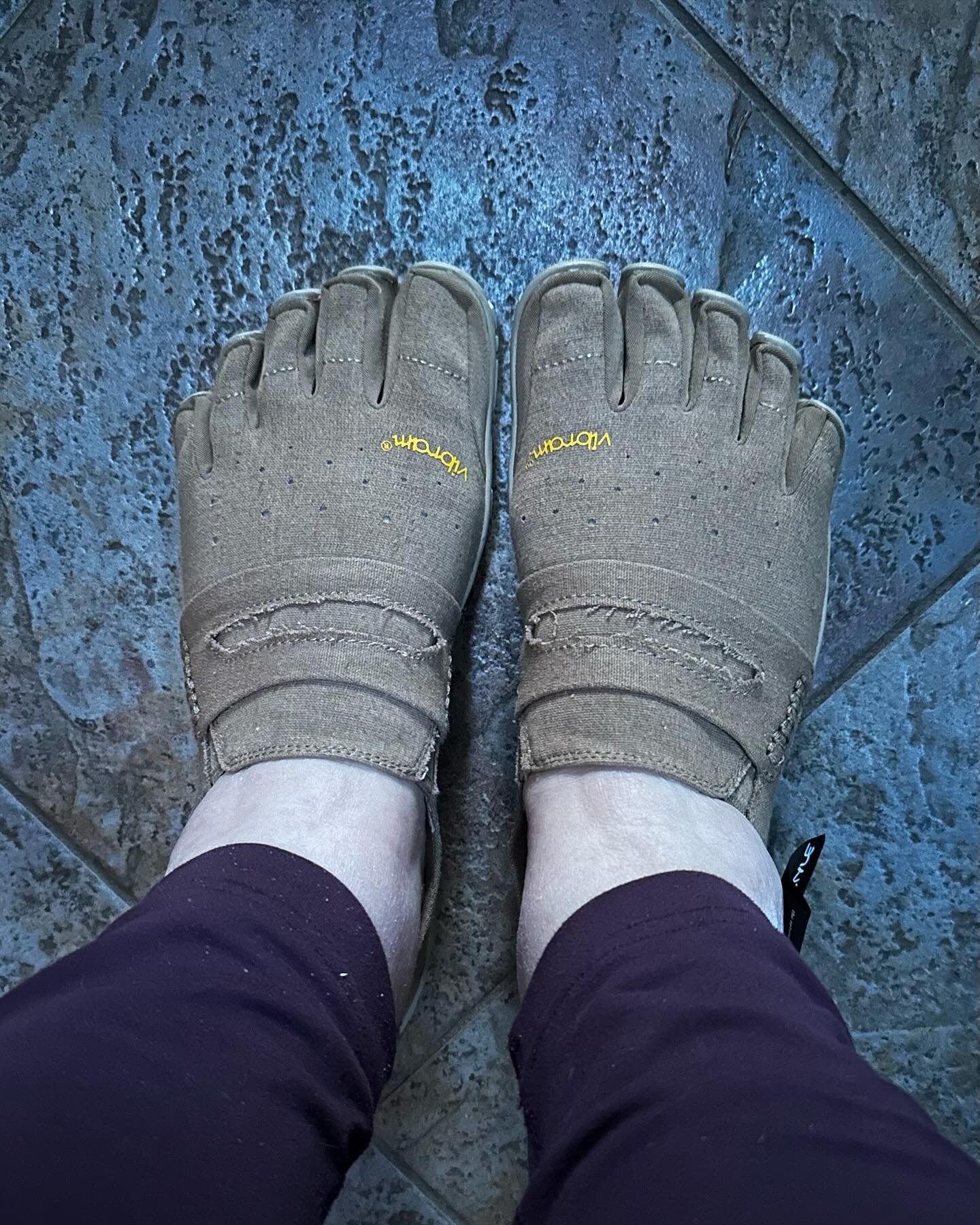 Meet the new casual Sandle/slipper/around the farm/kitchen/house footwear.  These vibram Sole &lsquo;foot gloves&rsquo; arrived too late for my Oaxacan adventure, but just in time for the rest of my life!!! I&rsquo;m slowly coming out of a strained b