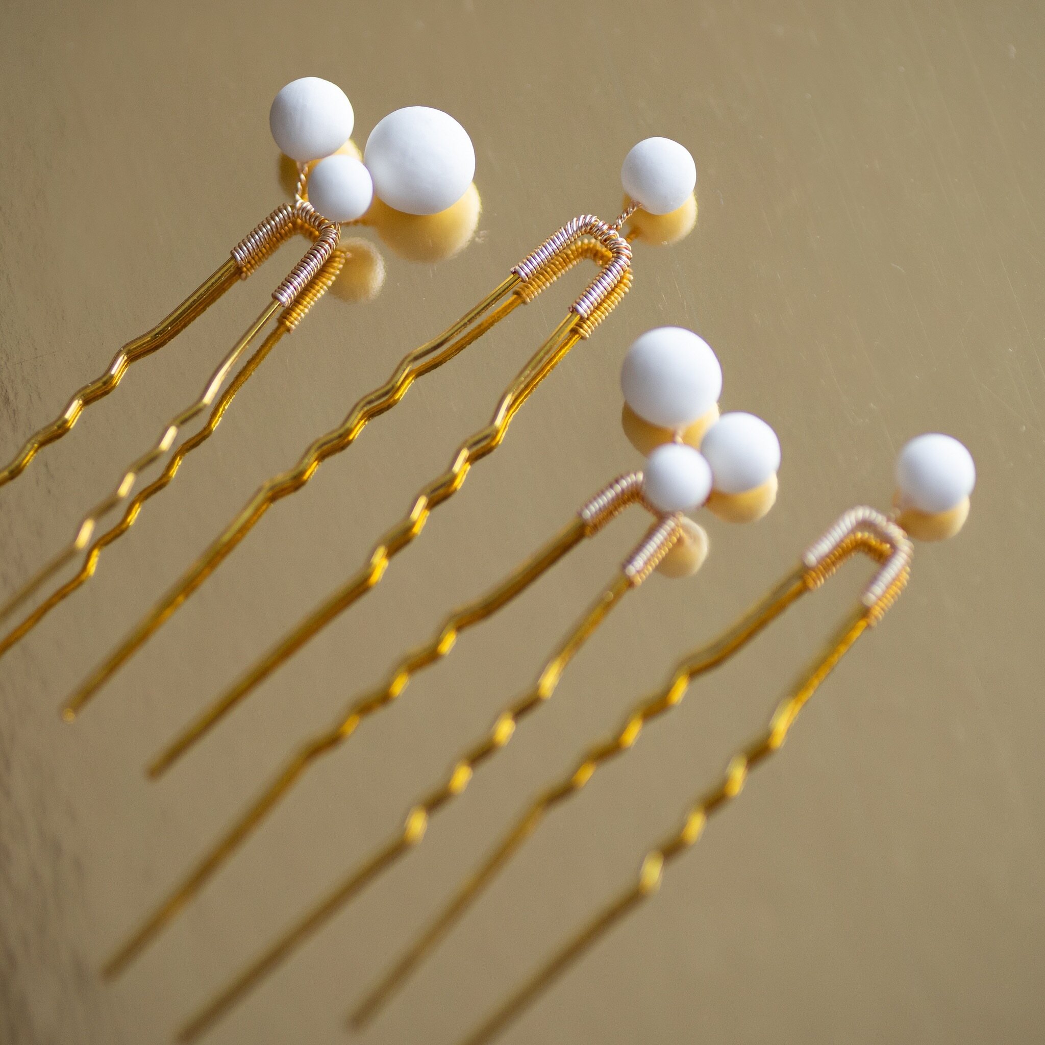 This season, I&rsquo;ve had some wonderfully unique requests, and I love the surprises you bring, like these bespoke hairpins that are heading to Marseille today. ✈️🇫🇷&hearts;️Can&rsquo;t wait to see how our bride styles them for her big day!

#mar