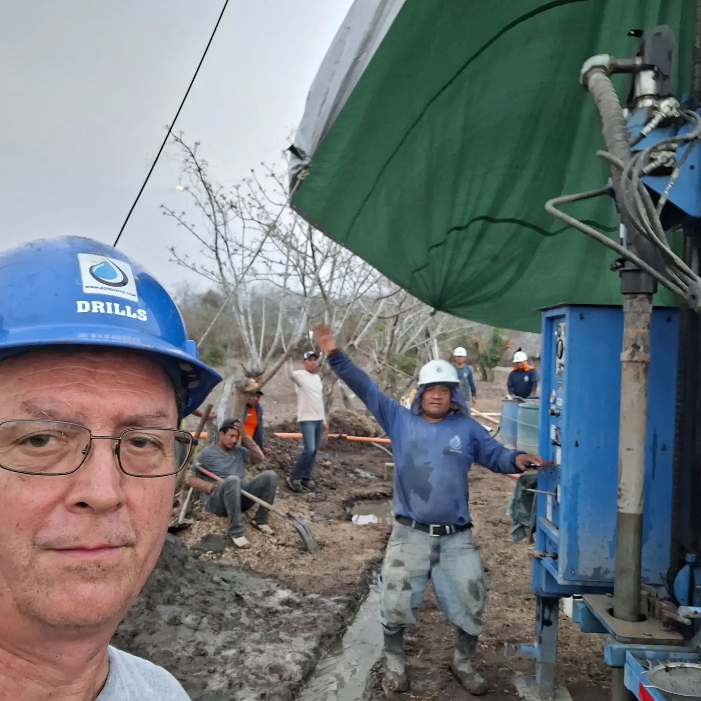 Drilling a well in Las Maduras, Guatemala. Redeemed Steel is the sponsor, through Integrity International, and by Asocaviva. Good Times!