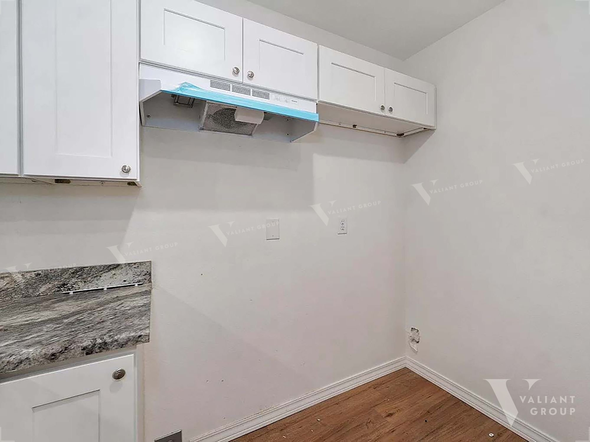 Duplex For Rent Springfield MO - 1602 West Scott St Unit A - kitchen stove fridge.jpg