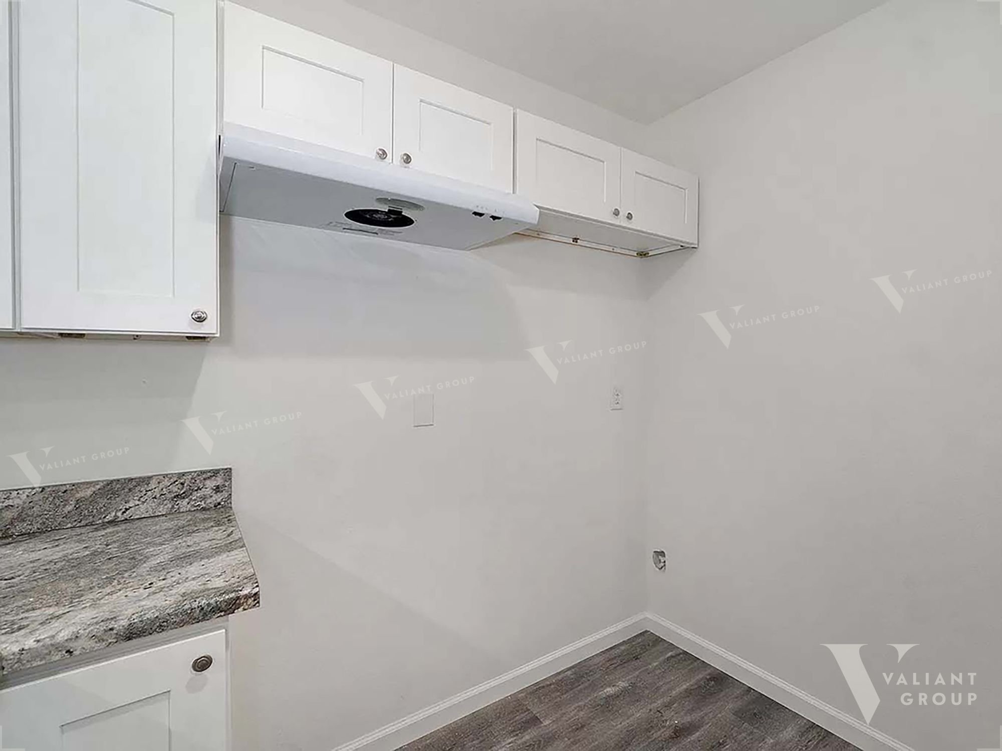 Rental Duplex Springfield MO 1610 W Scott Unit A - stove and fridge.jpg