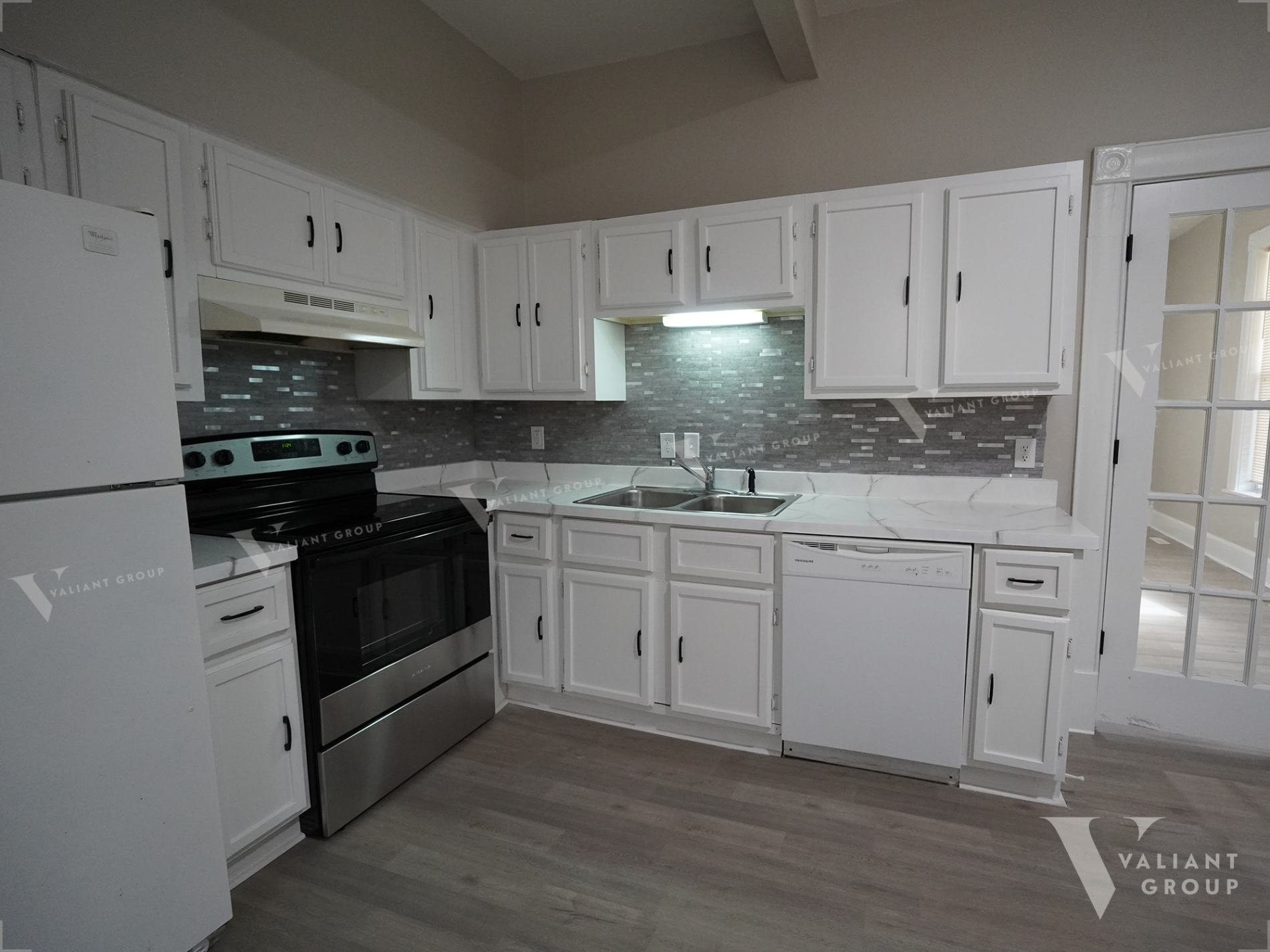 Apartment-Rental-Springfield-MO-320-S-Florence-A-09-Kitchen.jpg