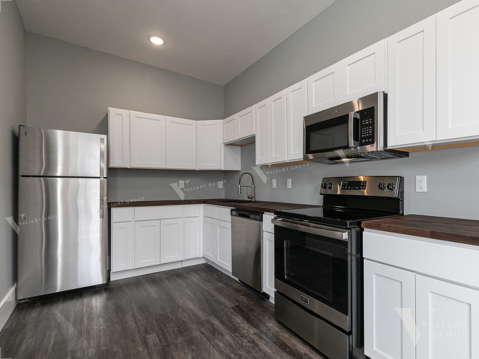 806-South-Ave-Apt-03-Springfield-MO-04-Kitchen-Cabinets.jpg