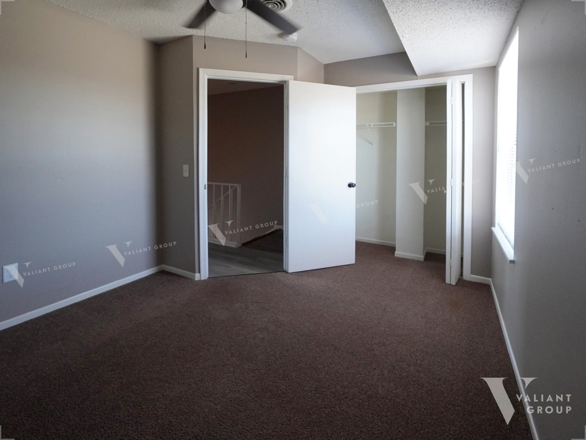 Apartment-Townhome-2323-E-Cherry-St-Springfield-07-Bedroom.jpg