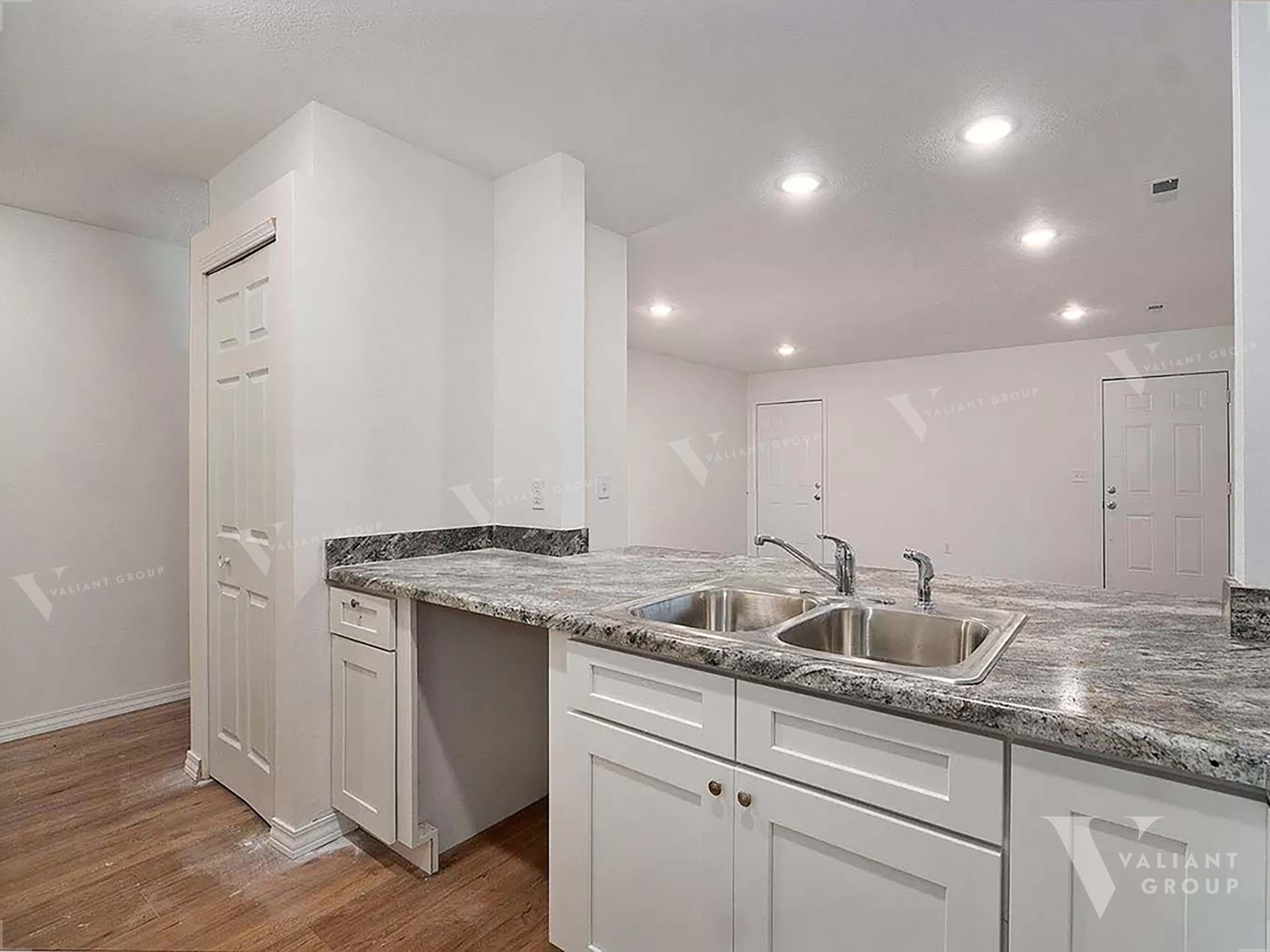 Duplex-For-Rent-Springfield-MO-1618-West-Scott-St-Unit-A-kitchen-sink.jpg