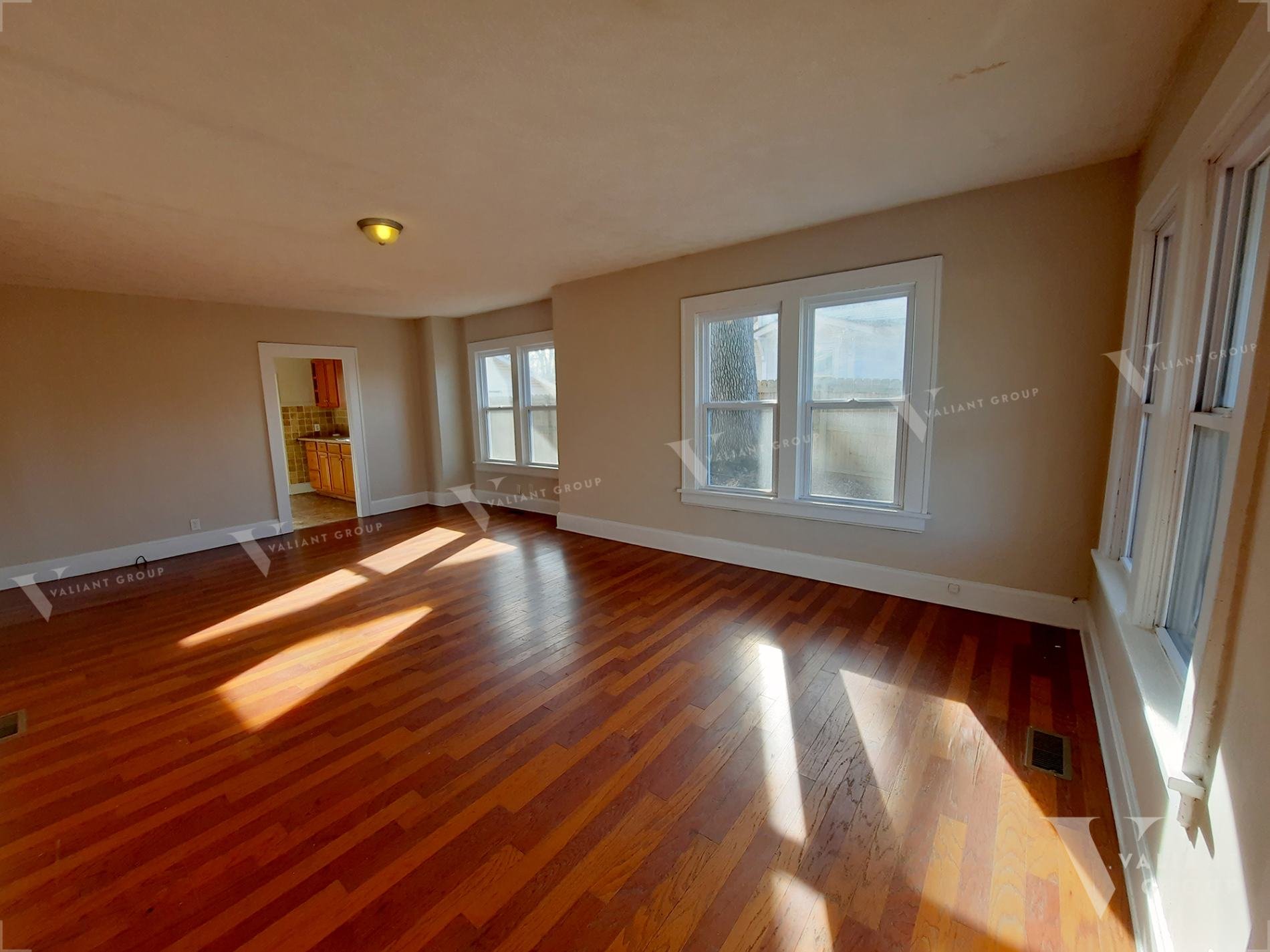 House-For-Rent-1012-S-Fort-Ave-Springfield-MO-02-Living-Room.jpg