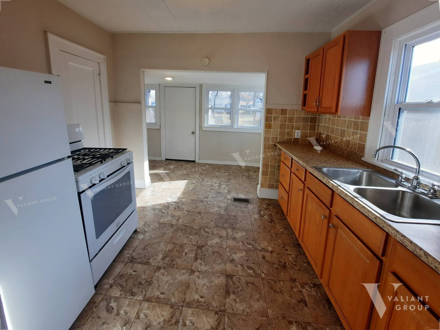 House-For-Rent-1012-S-Fort-Ave-Springfield-MO-04-Kitchen.jpg