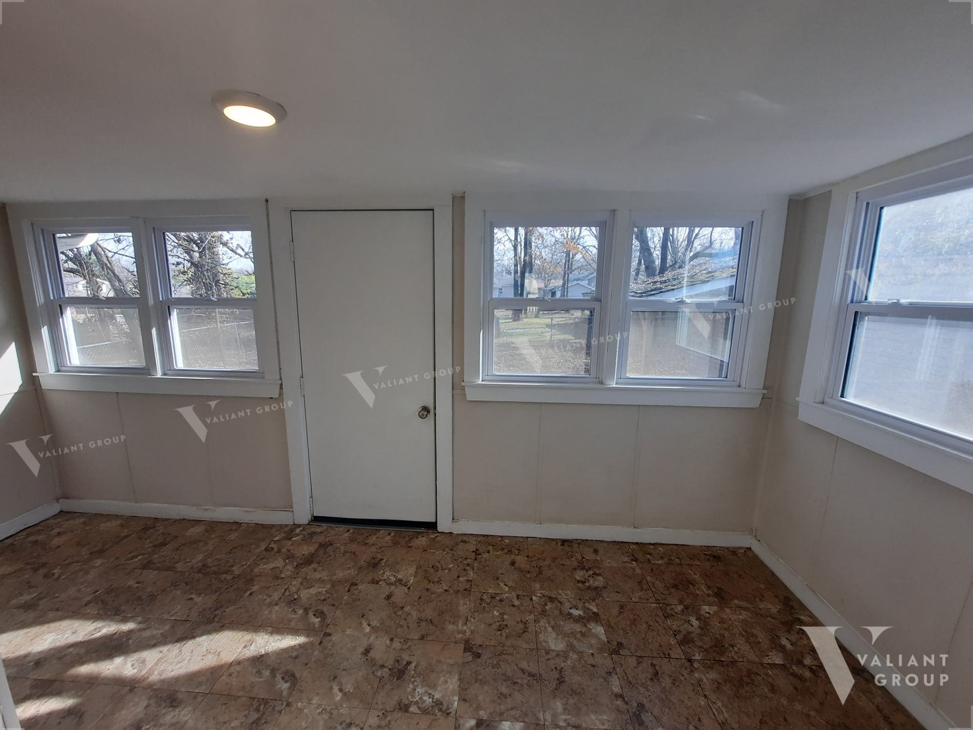 House-For-Rent-1012-S-Fort-Ave-Springfield-MO-06-Back-Room.jpg