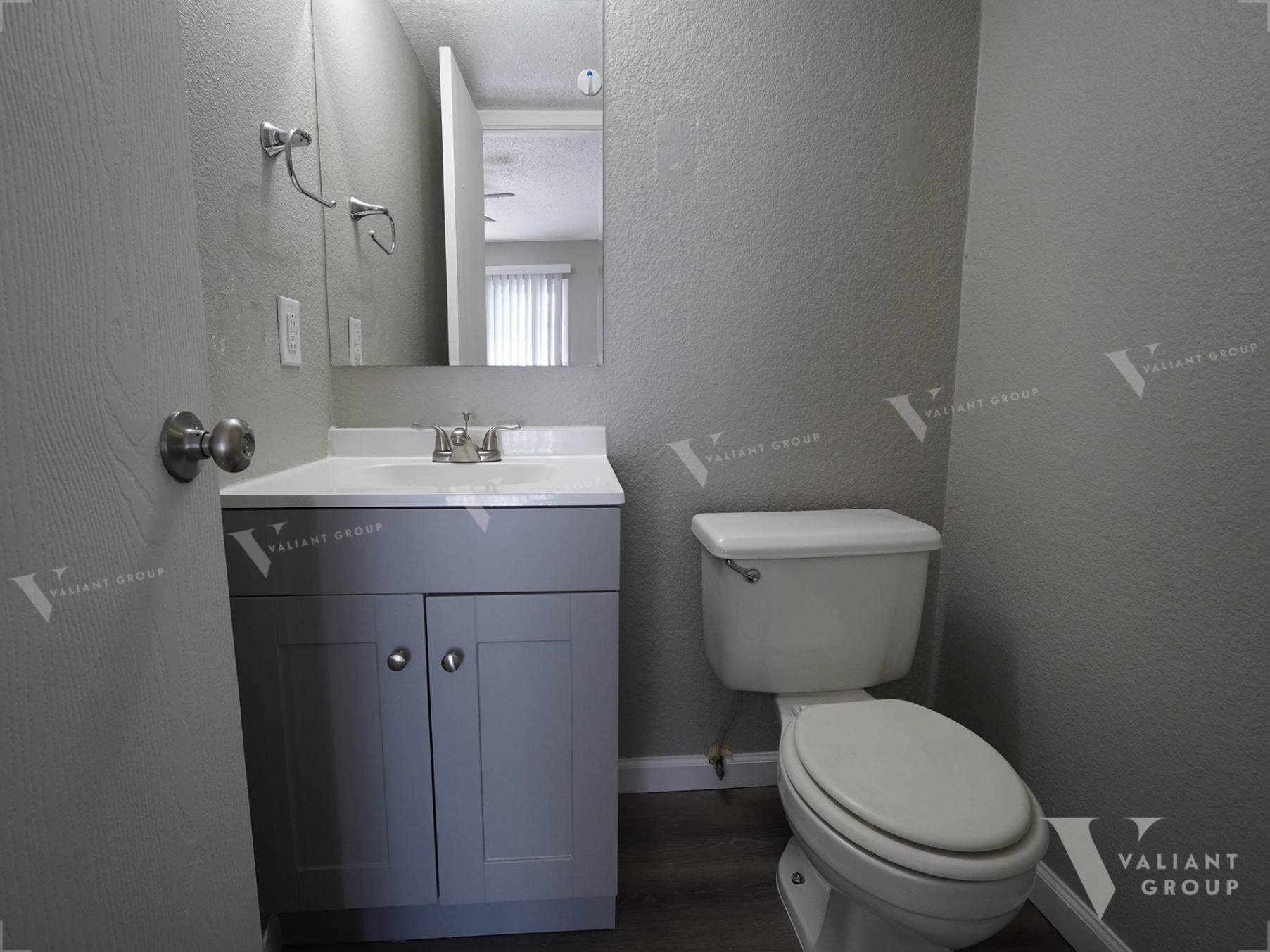 Apartment-Rental-865-S-Douglas-Ave-Springfield-Apt-34--10-Primary-Bathroom.jpg