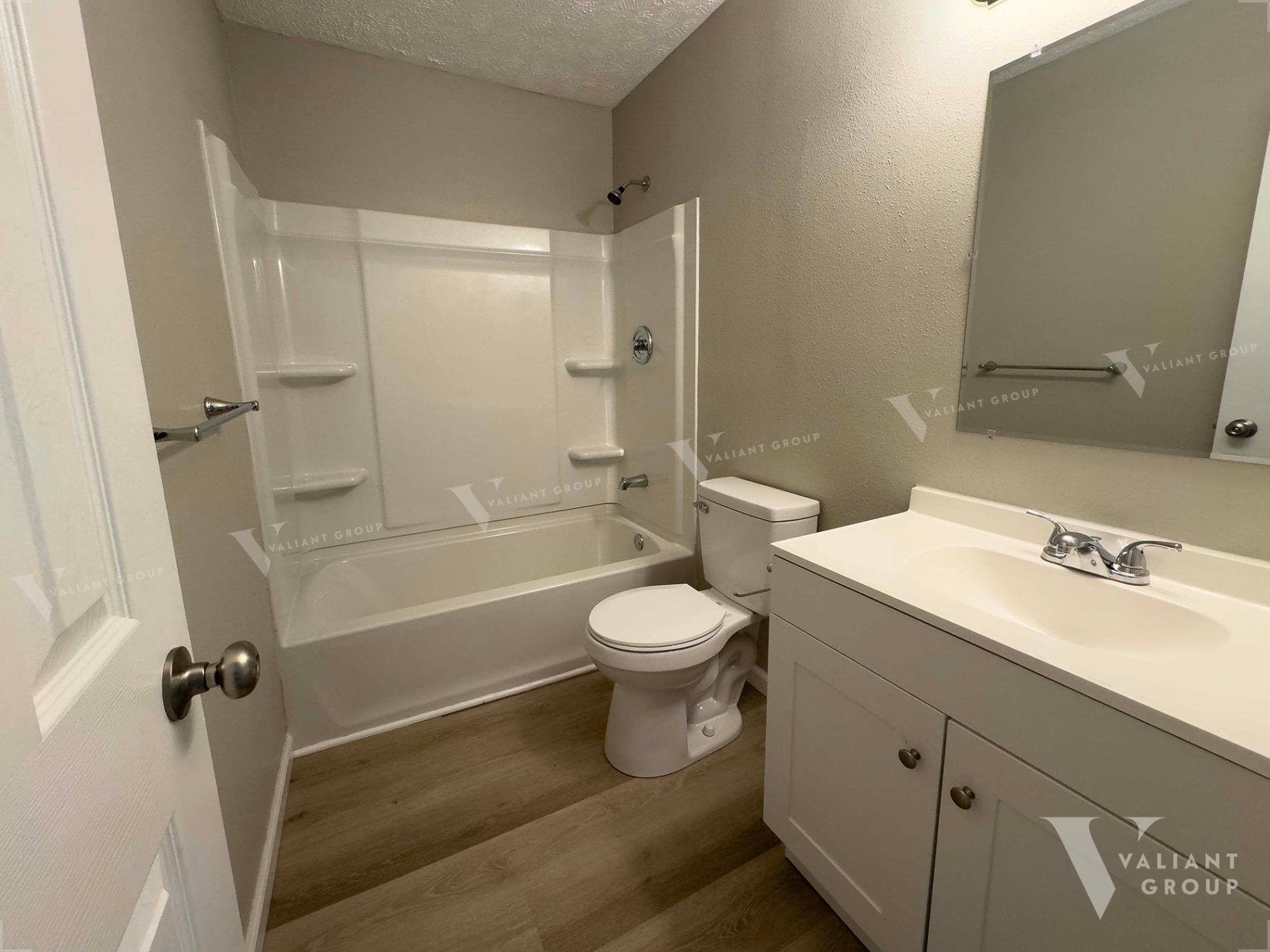 Rental-Apartment-2107-E-Cherry-St-Springfield-Mo-Unit-201--08-Bathroom.jpg