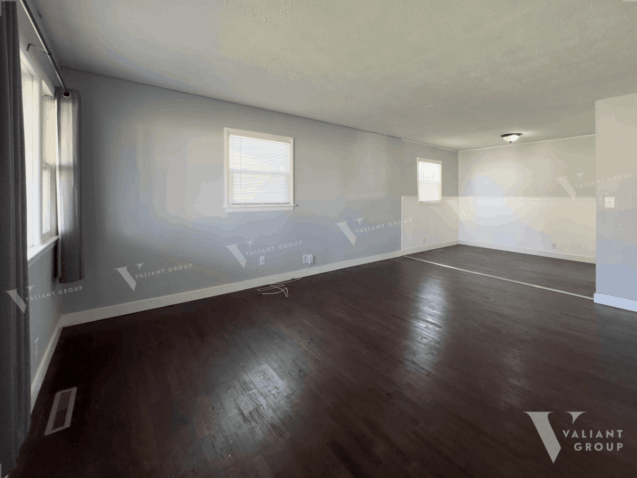 Rental-House-820-N-Prospect-Ave-Springfield-MO-02-Living-Room.png