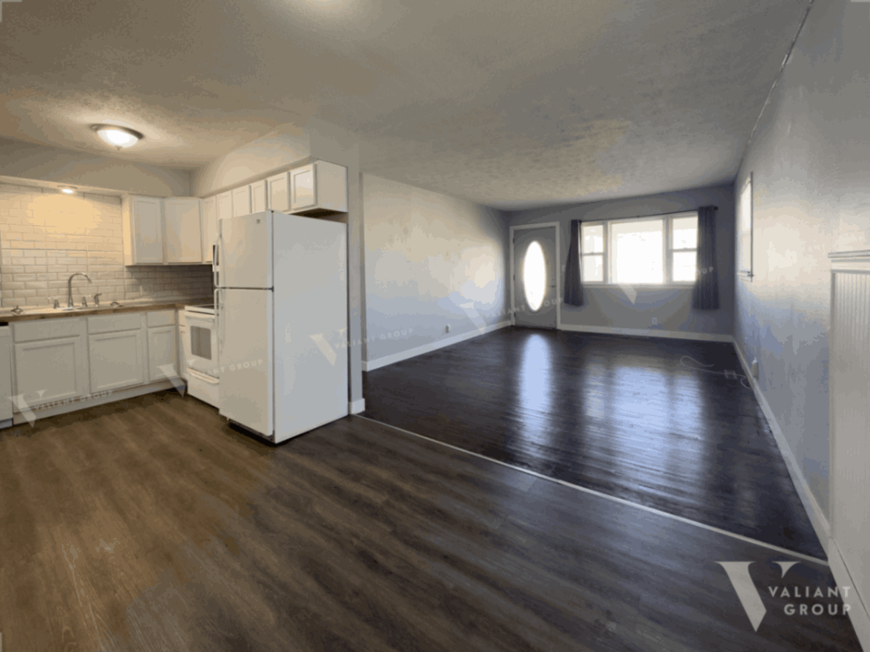 Rental-House-820-N-Prospect-Ave-Springfield-MO-03-Living-Room.png