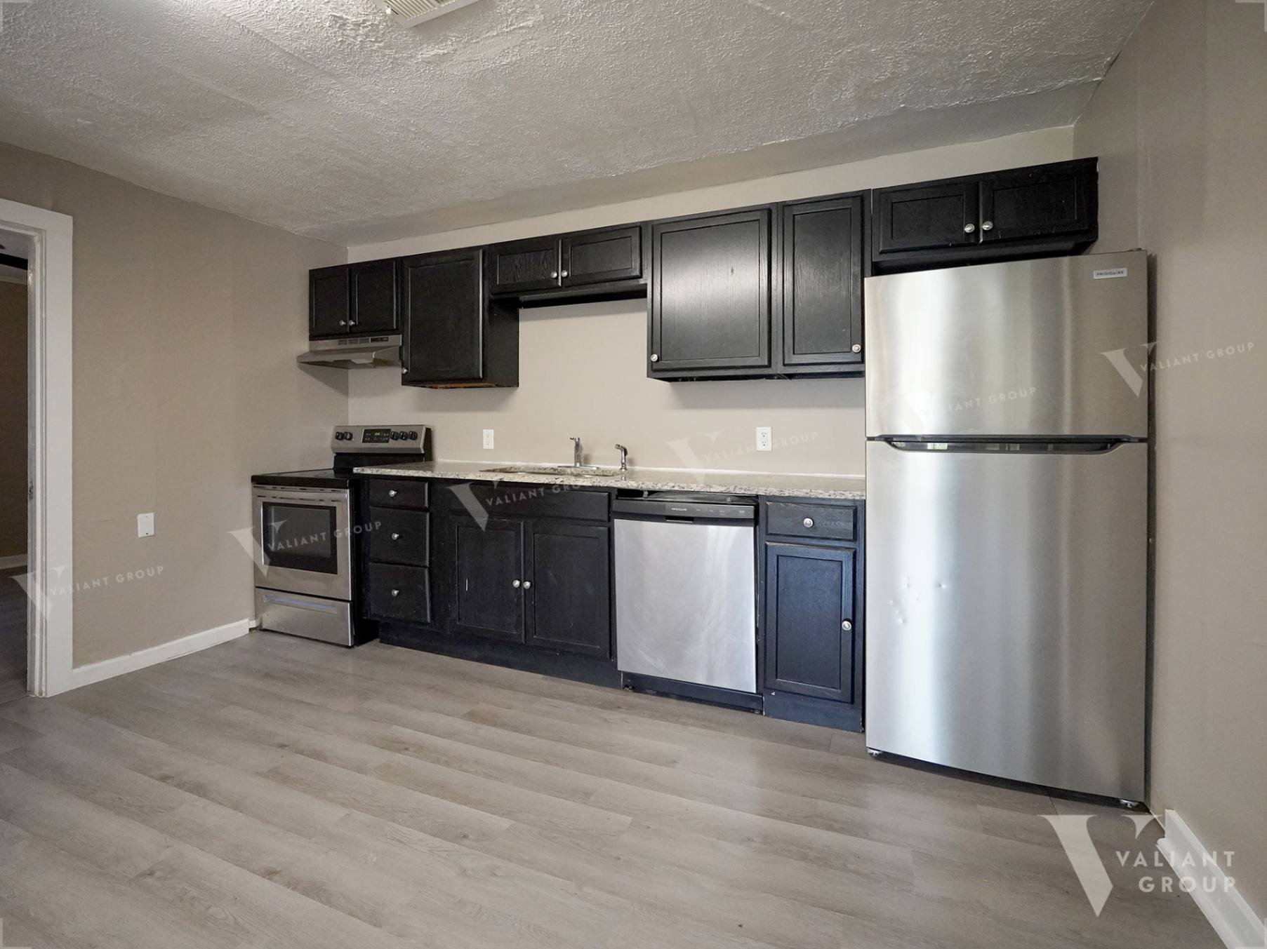 Rental-House-735-North-Brown-Ave-Springfield-MO-04-Kitchen.jpg