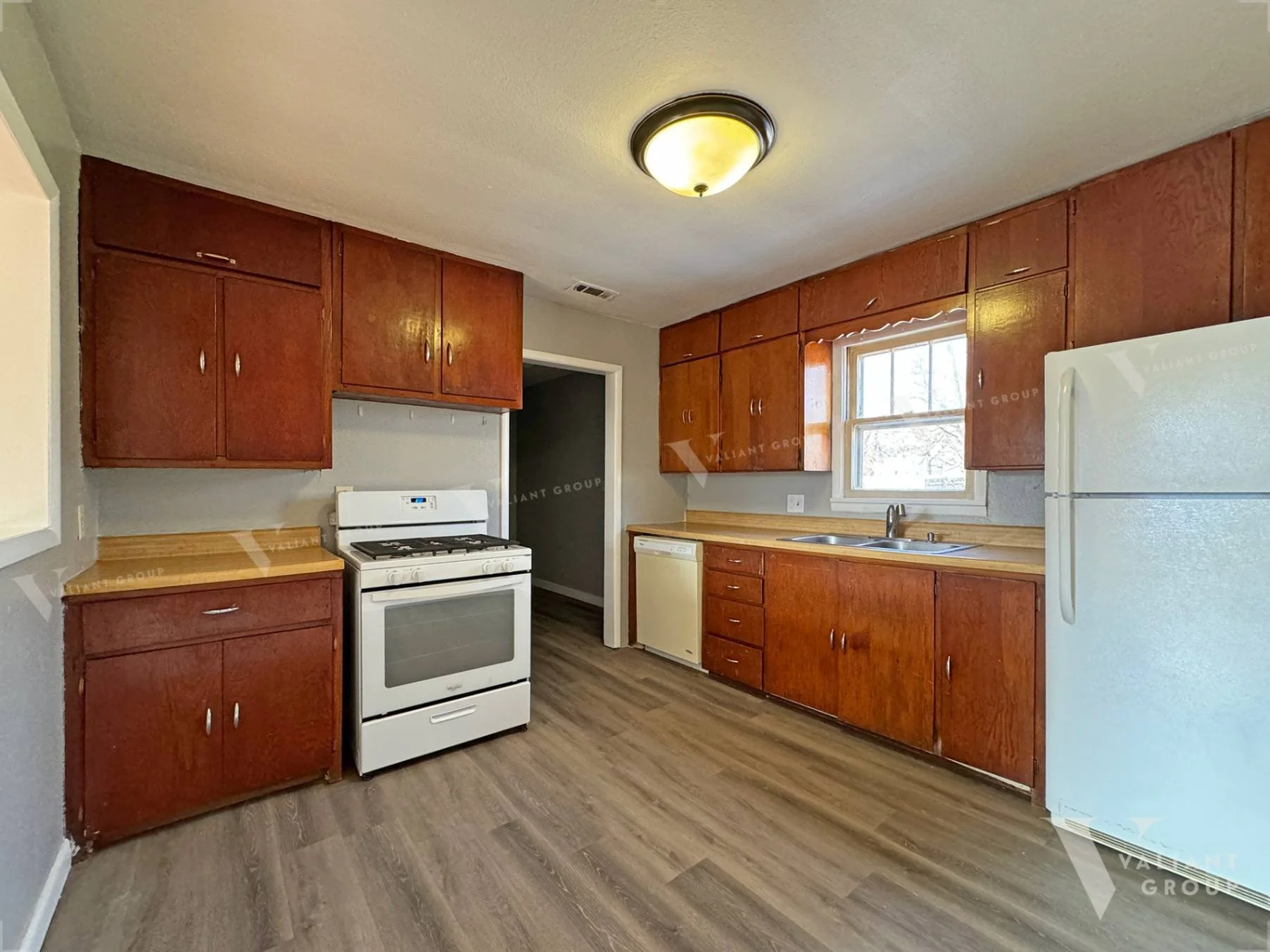 House-For-Rent-1635-W-Lynn-St-Springfield-MO-65802-04-Kitchen.jpg