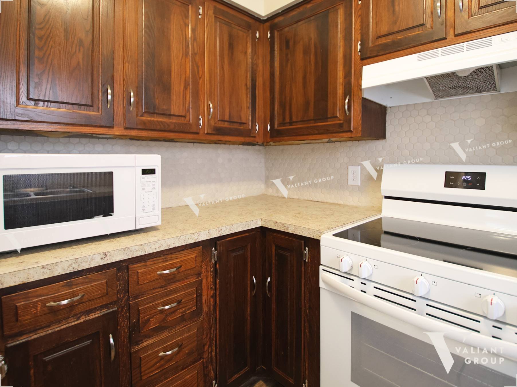 Apartment-For-Rent-500-E-Downing-St-Springfield-MO-65807-Unit-A--07-Kitchen.jpg