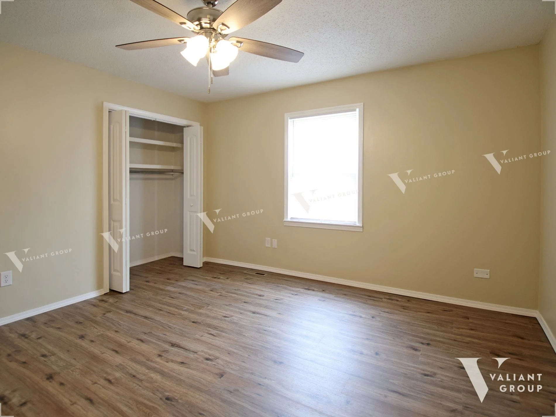 Apartment-For-Rent-500-E-Downing-St-Springfield-MO-65807-Unit-A--11-Primary-Bedroom.jpg