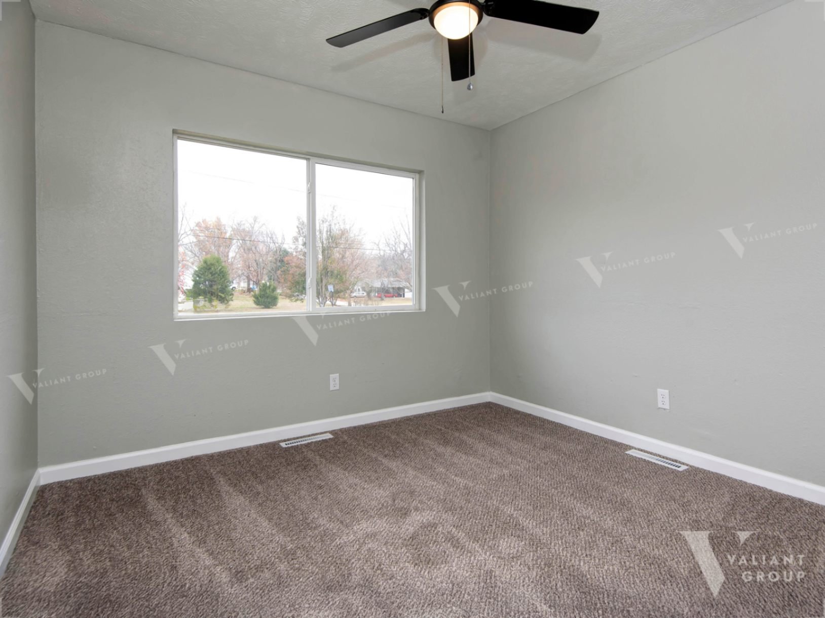 12-304-S-Rice-St-Nixa-carpet-bedroom-ceiling-fan.jpg