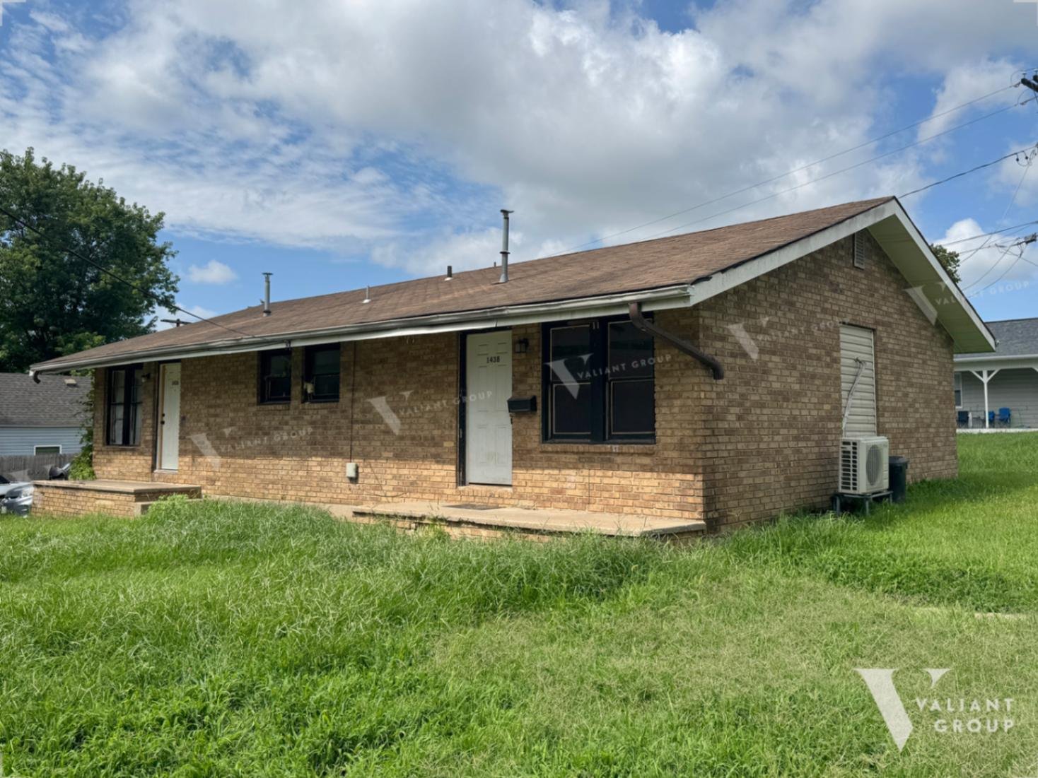 1438-W-State-St-Springfield-MO-65806-exterior.jpg