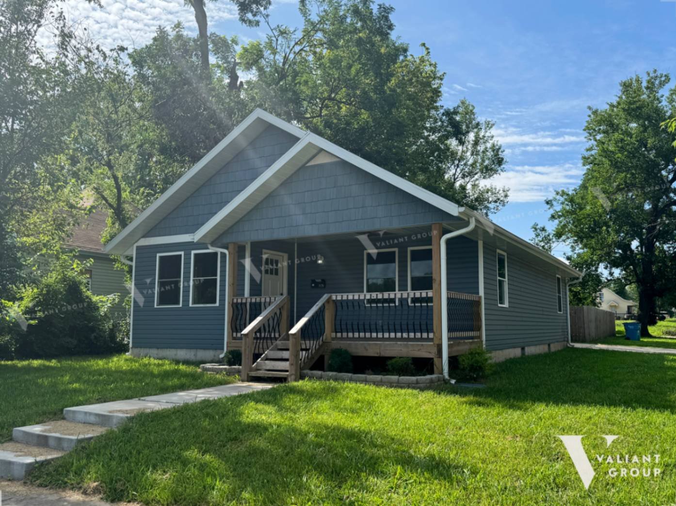 1038-W-Thoman-St-Springfield-MO-65803-exterior.jpg