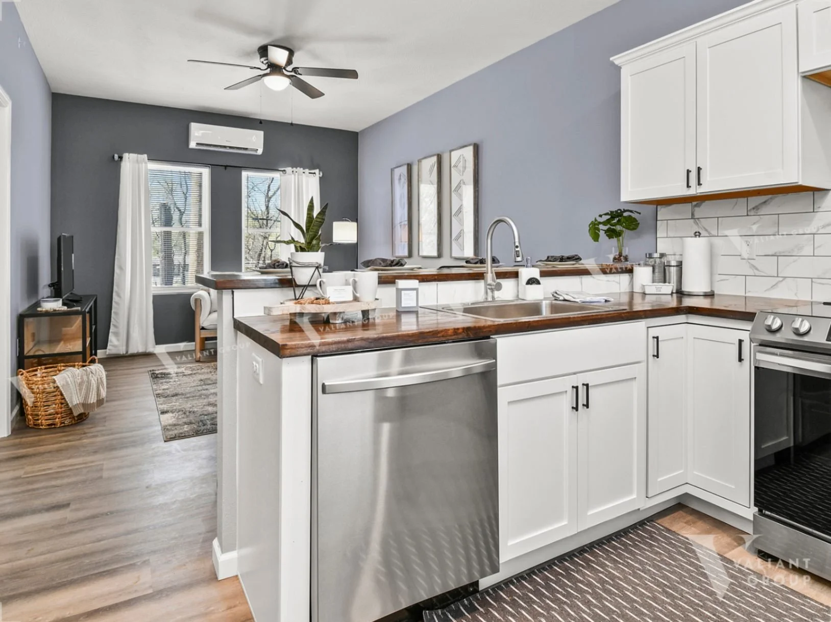 03--2143-E-Cherry-St-kitchen-counter.jpg