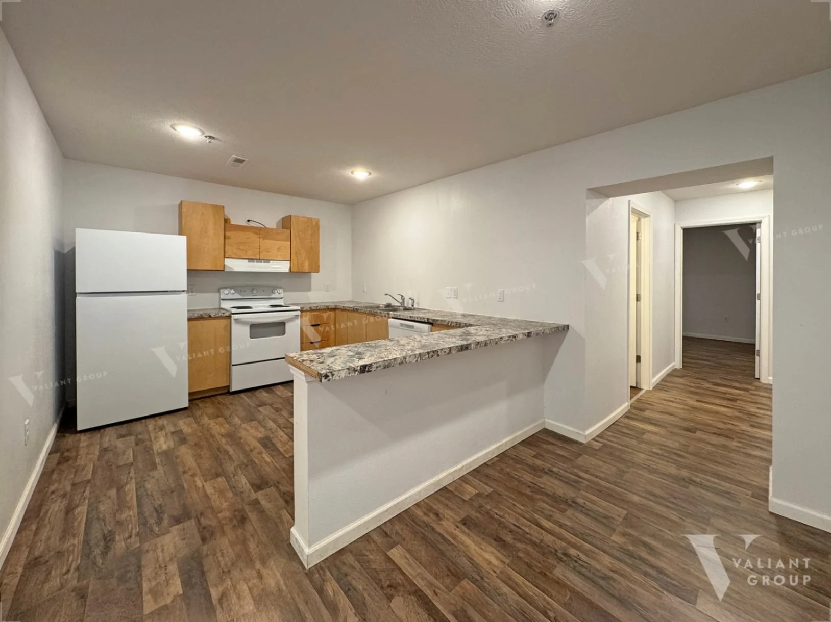03--2420-E-Blaine-St-Apt-04-kitchen-fridge.jpg