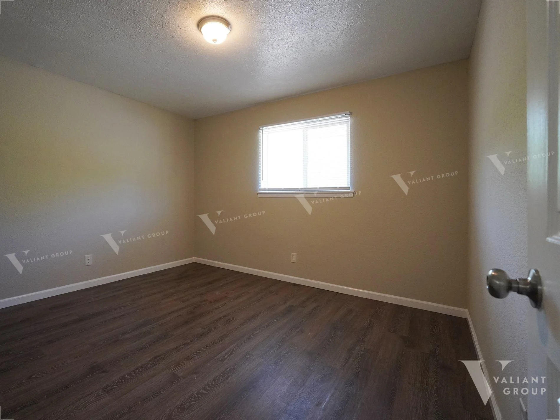 2107-E-Cherry-St-Apt-206--07-First-Bedroom.jpg