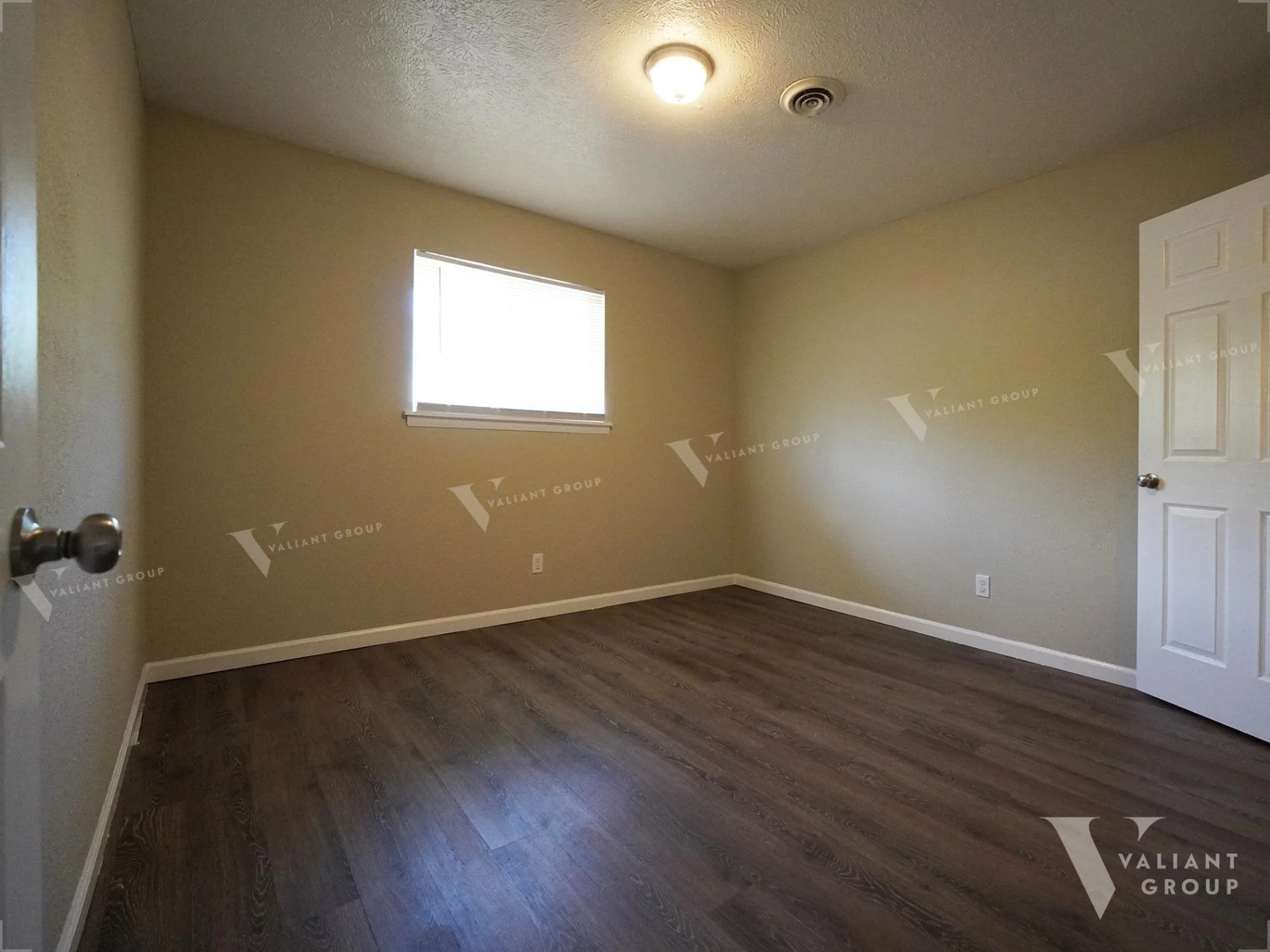 2107-E-Cherry-St-Apt-206--08-Second-Bedroom.jpg