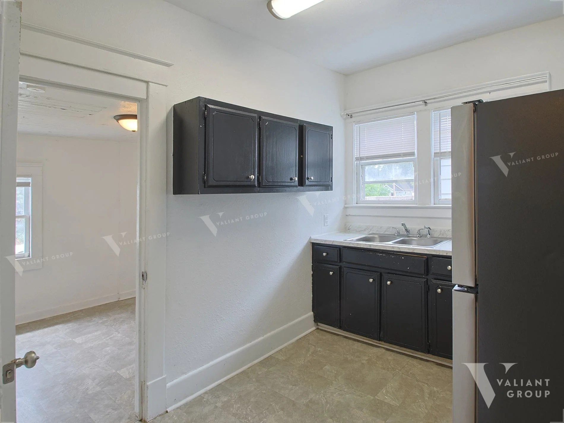 Apartment-For-Rent-1032-E-Commercial-St-65803-Unit-C-09-interior-Kitchen.jpg