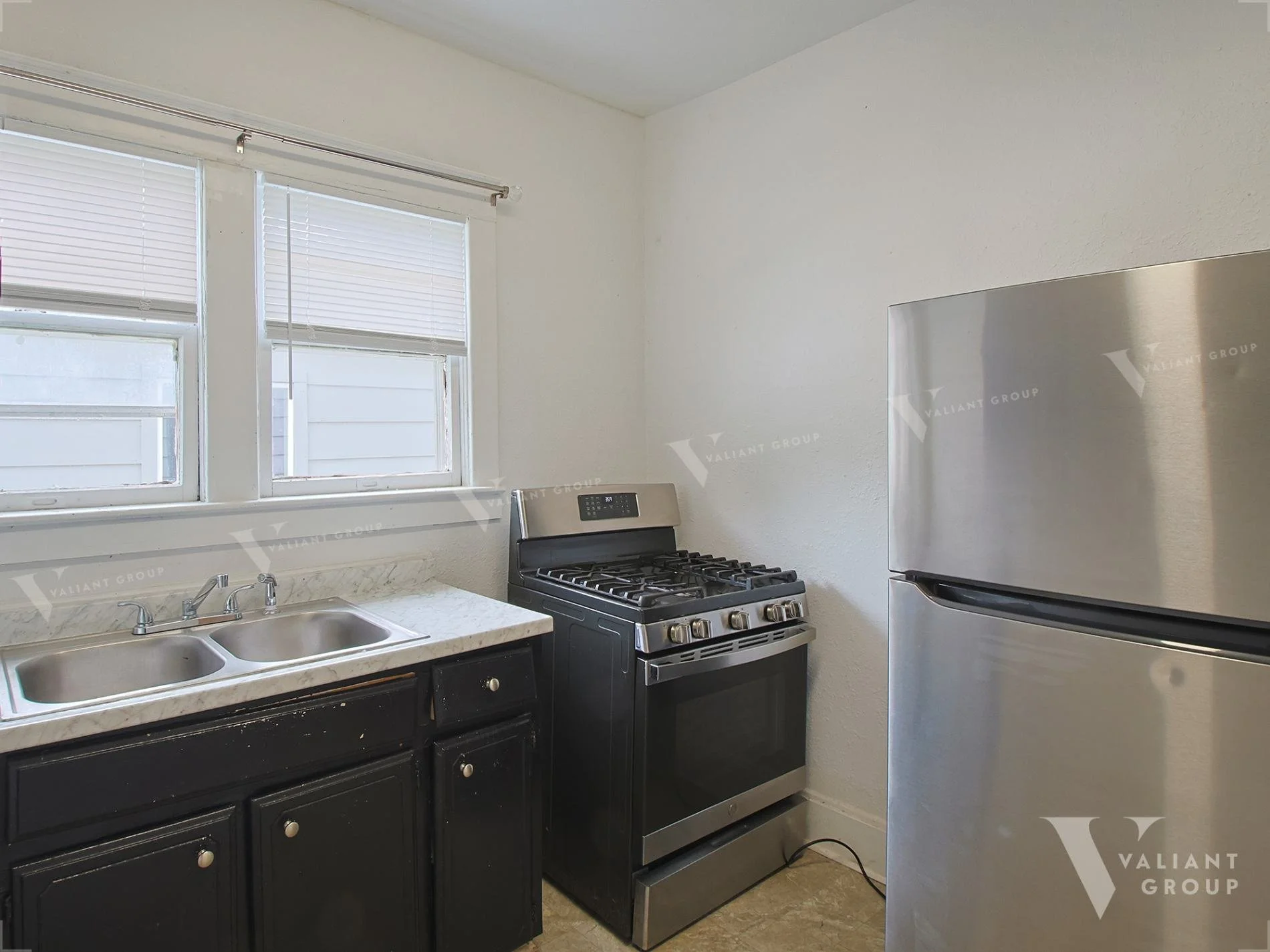 Apartment-For-Rent-1032-E-Commercial-St-65803-Unit-C-10-interior-Kitchen.jpg