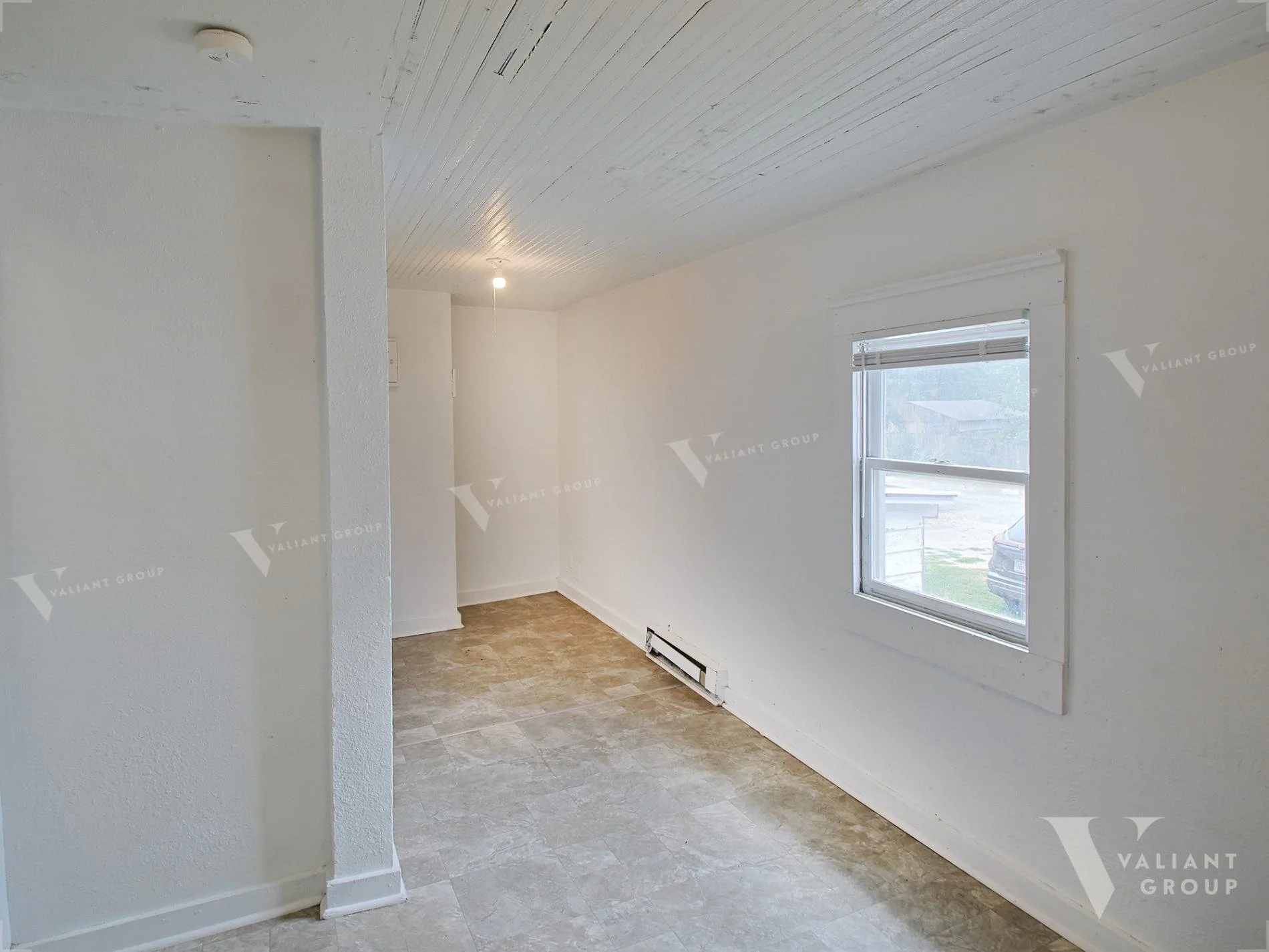 Apartment-For-Rent-1032-E-Commercial-St-65803-Unit-C-12-interior-Bedroom.jpg