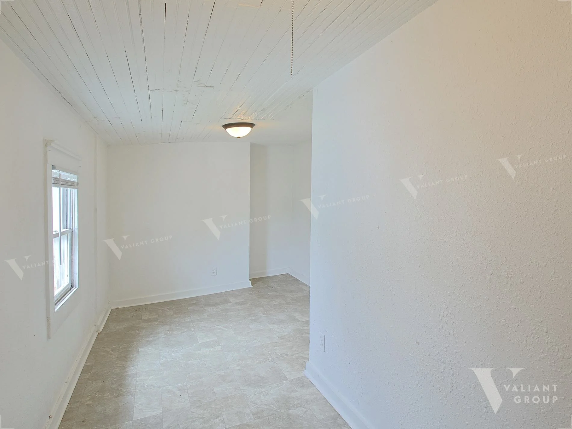 Apartment-For-Rent-1032-E-Commercial-St--65803-Unit-C-14-interior-Bedroom.jpg