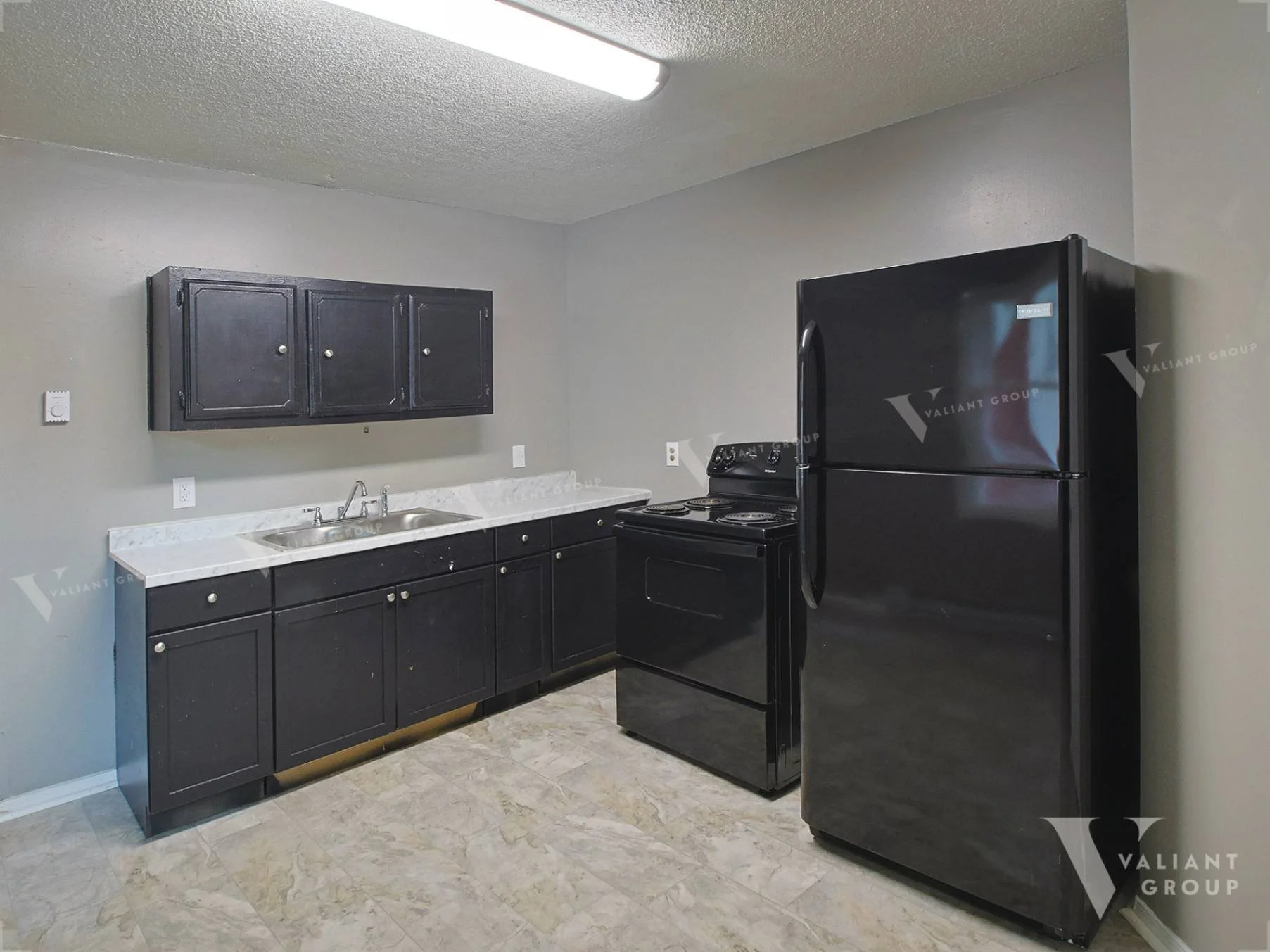1038-E-Commercial-St-Springfield-MO-65803-07-interior-Kitchen.jpg